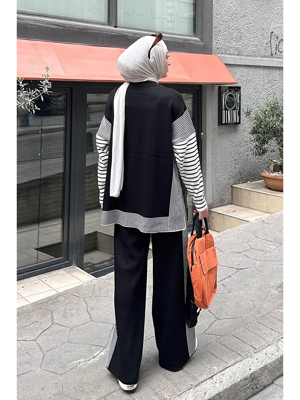 Yan Çizgili Panço Tesettür Takım Siyah-3