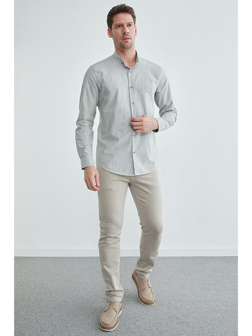 Haki Düz Düğmeli Yaka Erkek Gömlek-2