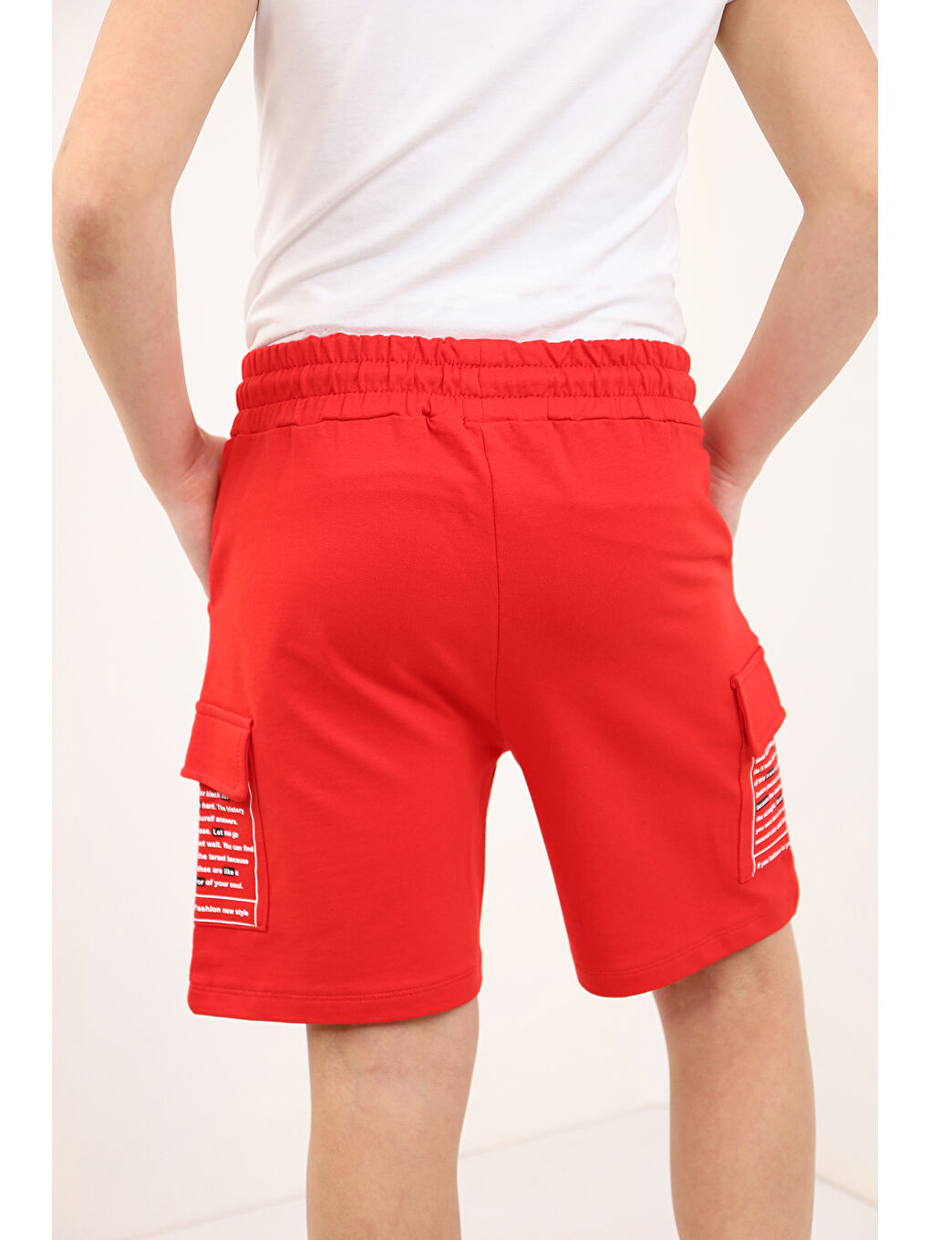Kırmızı Erkek Çocuk Cepleri Yazı Baskılı Şort-1