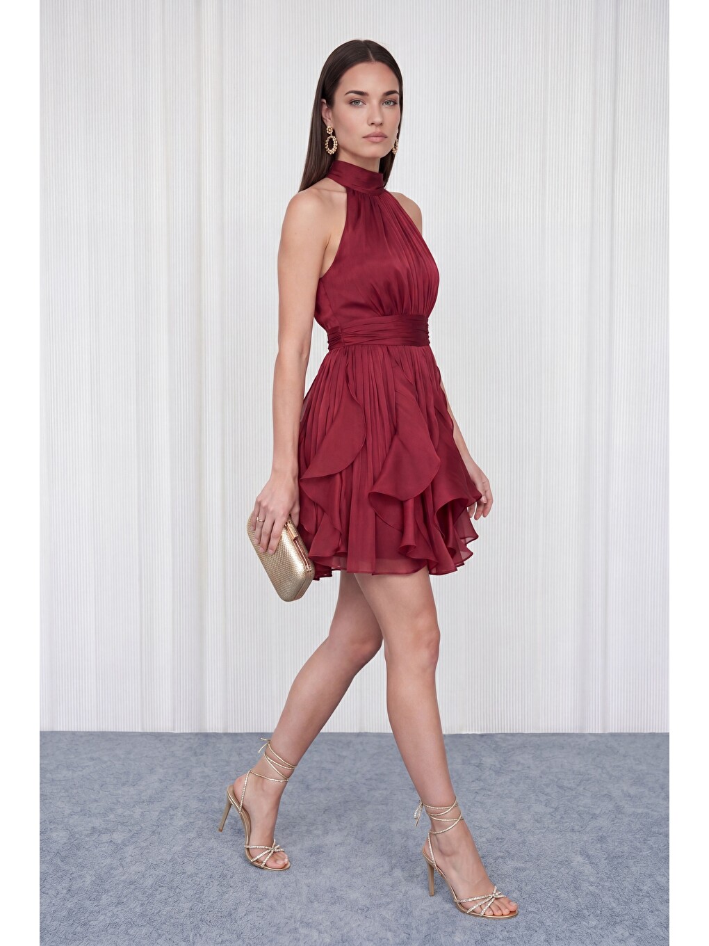 Kadın Bordo Halter Yaka Volanlı Mini Mezuniyet Elbise-1