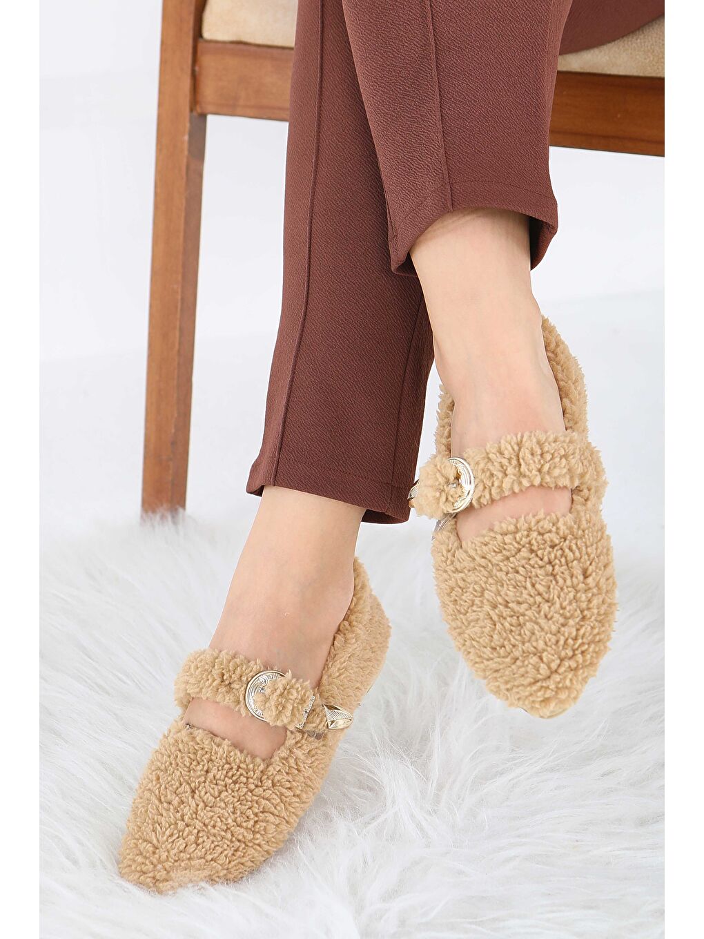 Bej Kadın Vizon Kemer Detaylı Pelüş Babet - 27910-VIZON