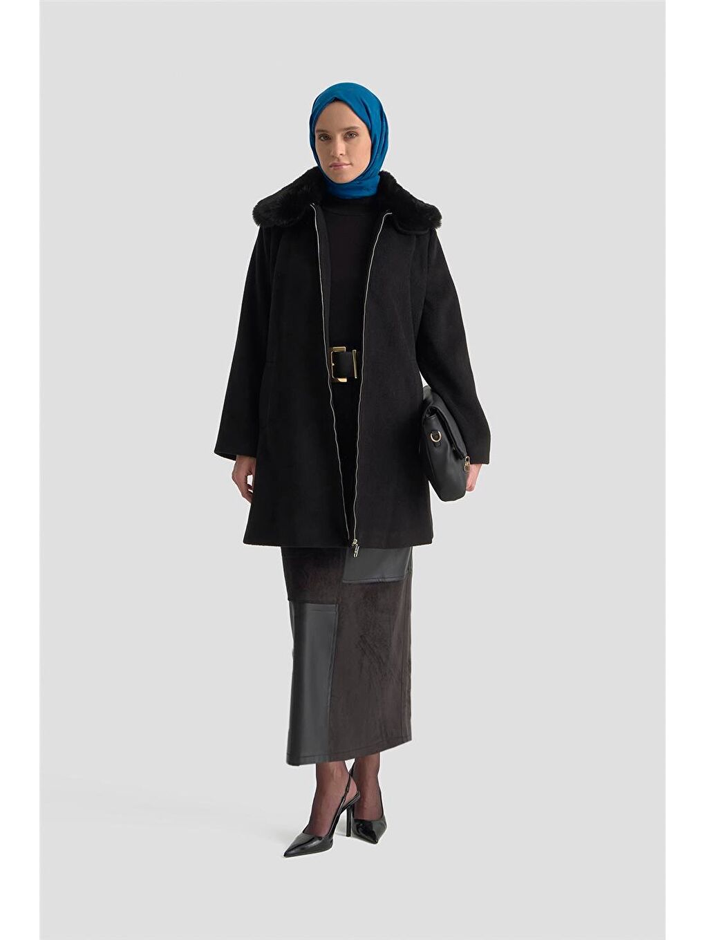 Kürk Yakalı Kaban 25Kd1707 Siyah-1