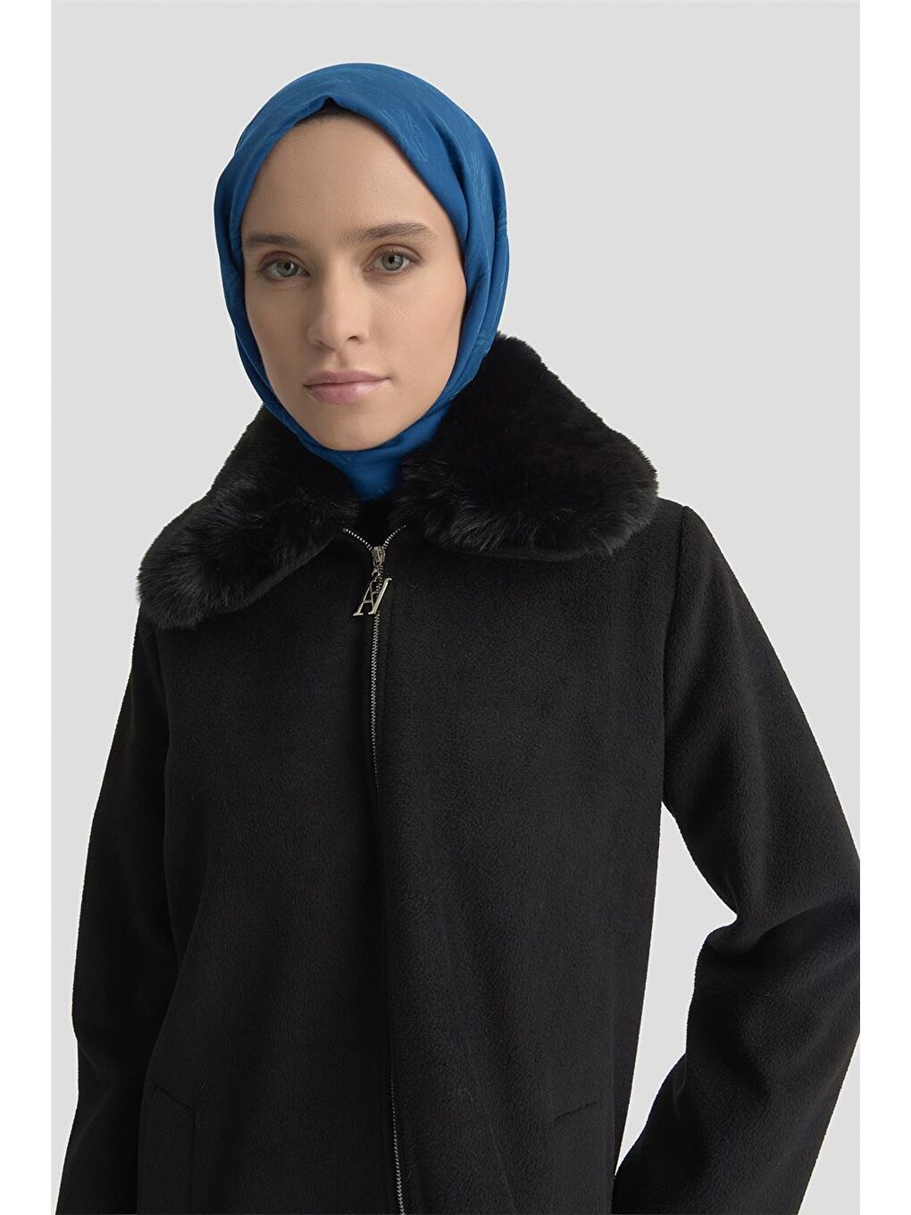 Kürk Yakalı Kaban 25Kd1707 Siyah-2