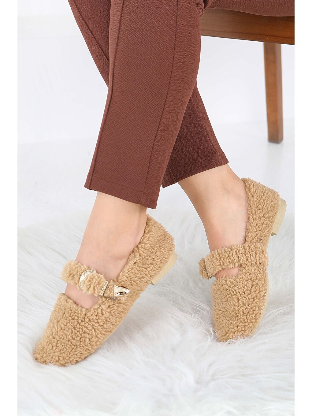 Bej Kadın Vizon Kemer Detaylı Pelüş Babet - 27910-VIZON-2