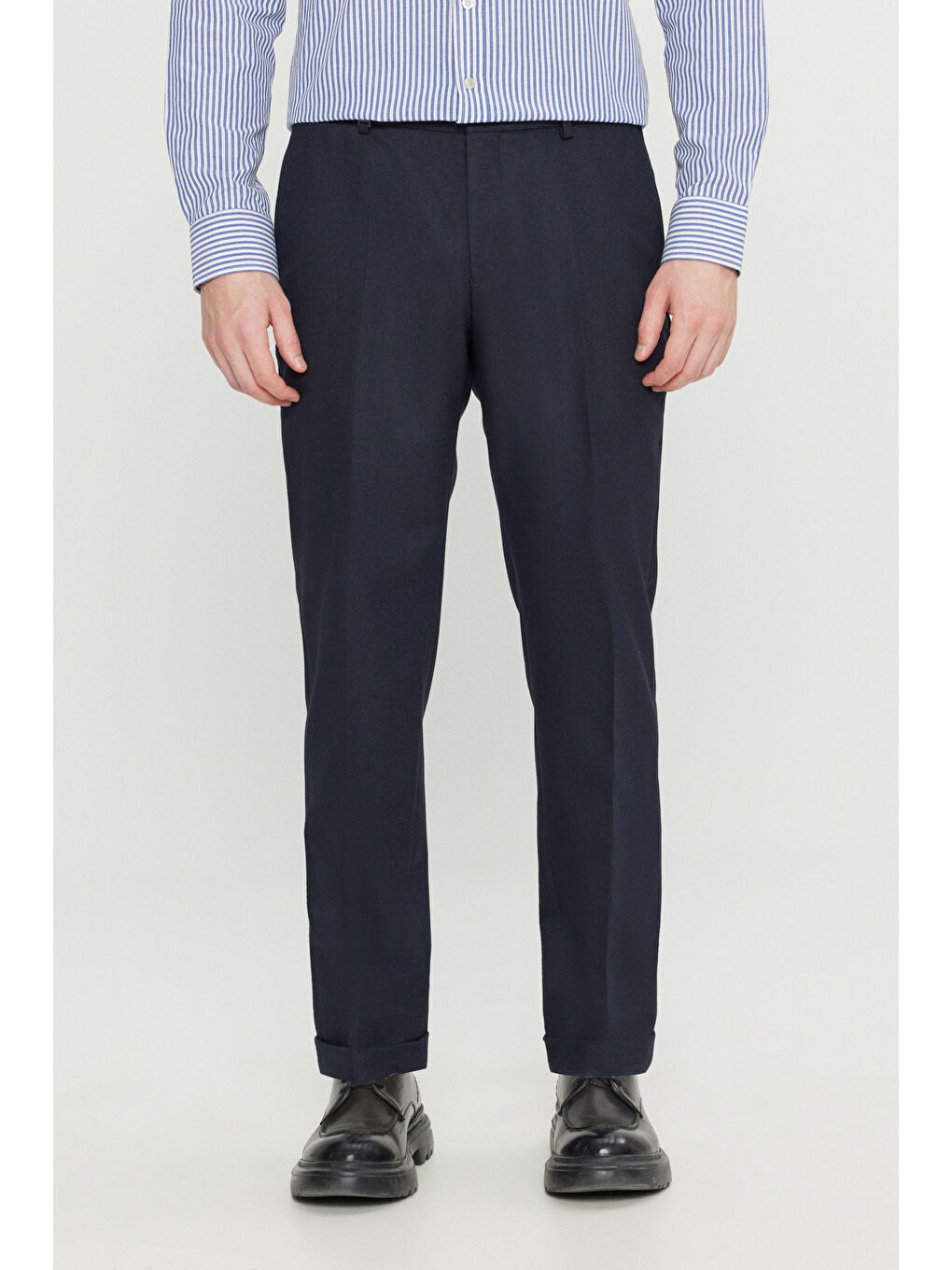 Erkek Lacivert Slim Fit Dar Kesim Gizli Lasiktli Yan Cepli Esnek Klasik Pantolon