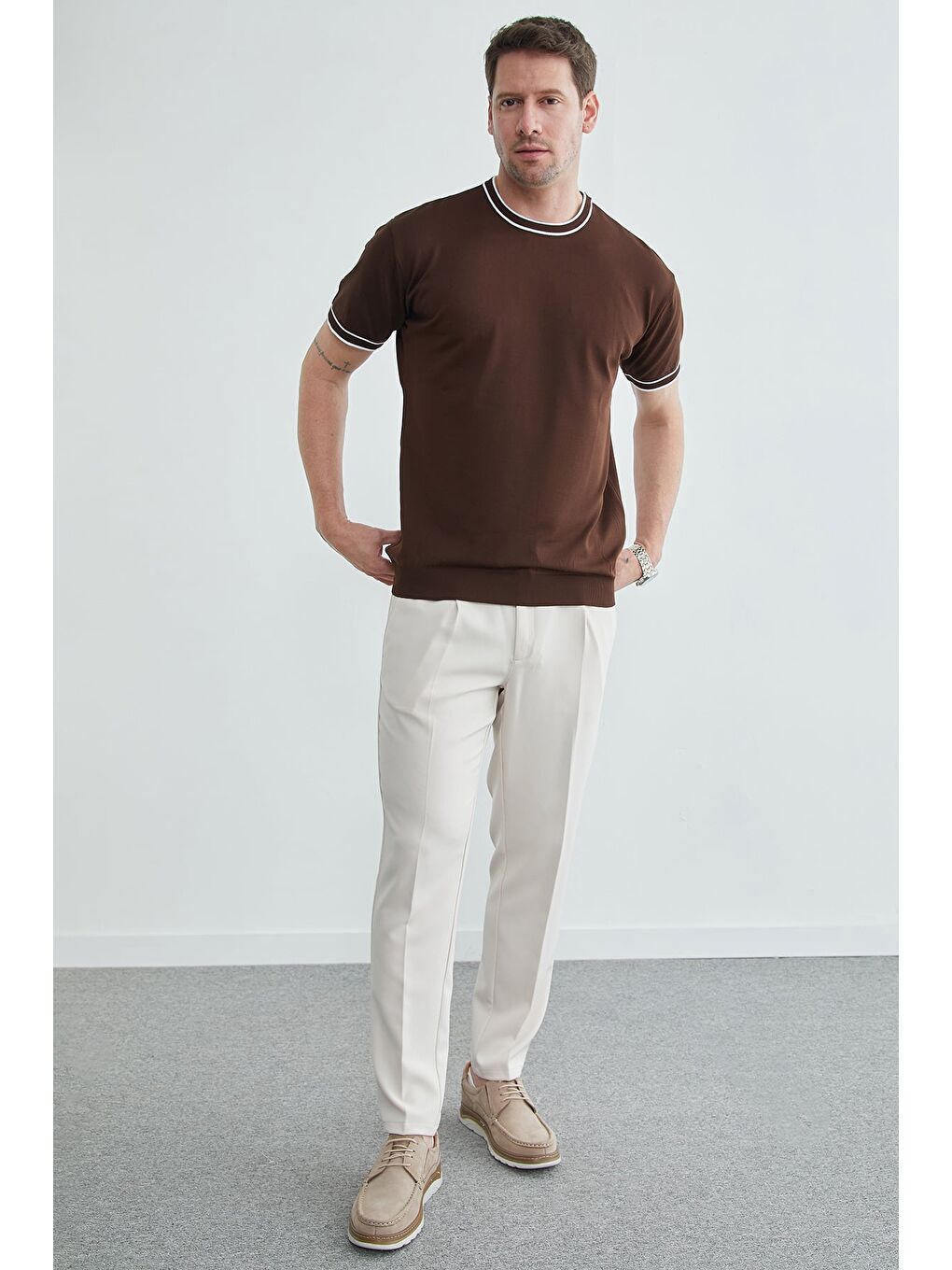 Kahverengi Biyeli Bisiklet Yaka Triko Tişört-2