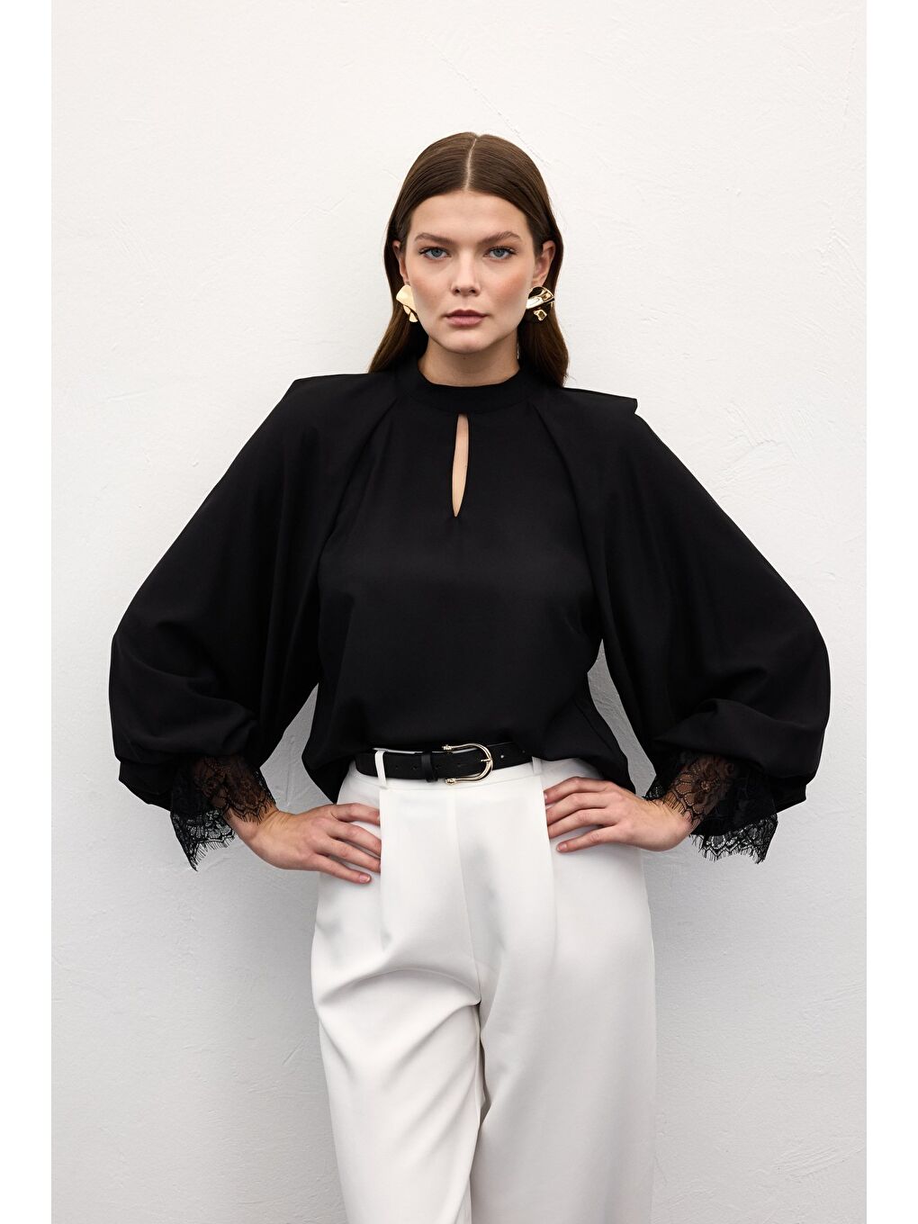 Dantel Detaylı Uzun Kollu Bluz - Siyah-4