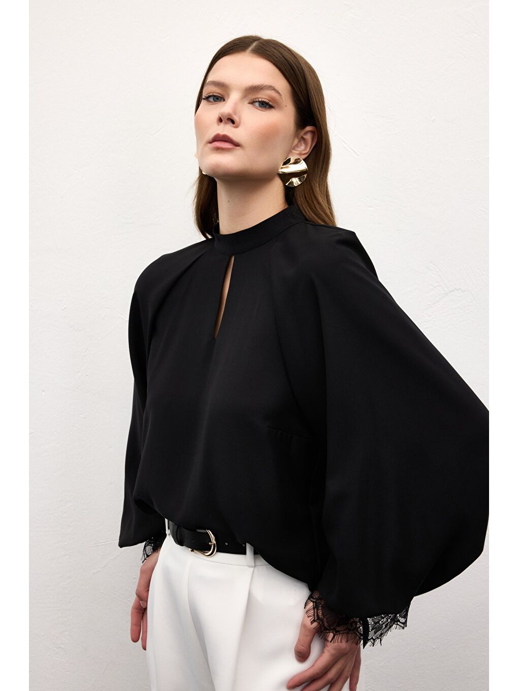 Dantel Detaylı Uzun Kollu Bluz - Siyah-5