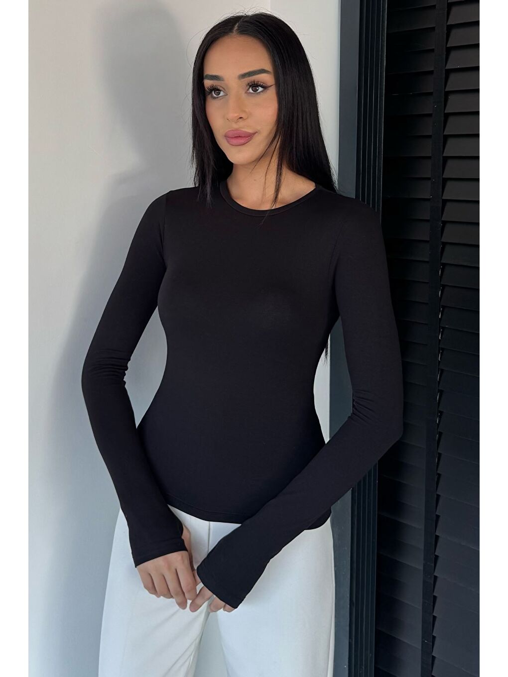 Siyah Kadın Bisiklet Yaka Parmak Geçmeli Body Bluz