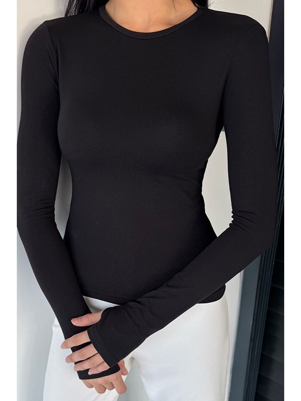 Siyah Kadın Bisiklet Yaka Parmak Geçmeli Body Bluz-1