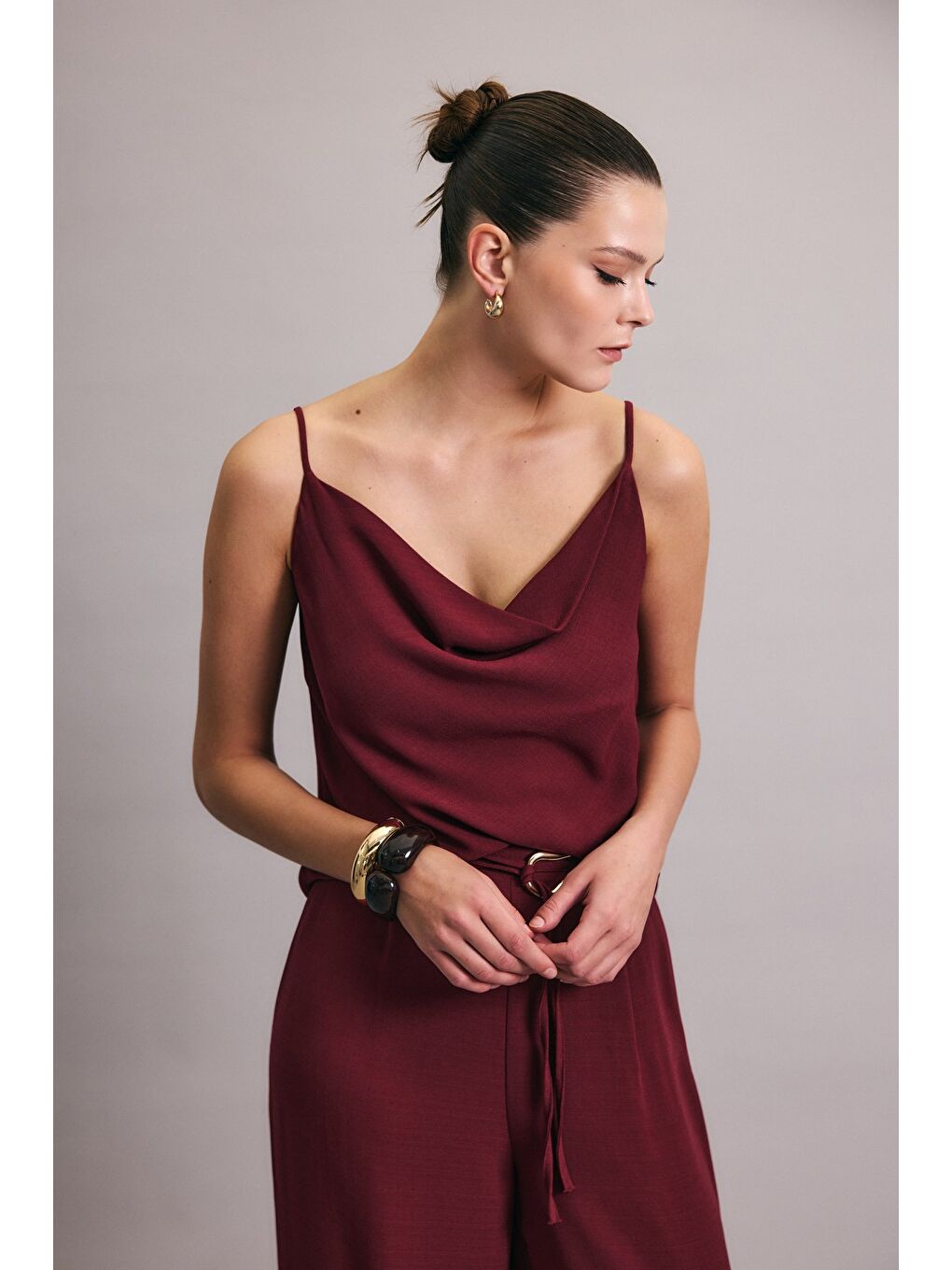 Degaje Yaka Dökümlü Bluz - Mürdüm-1