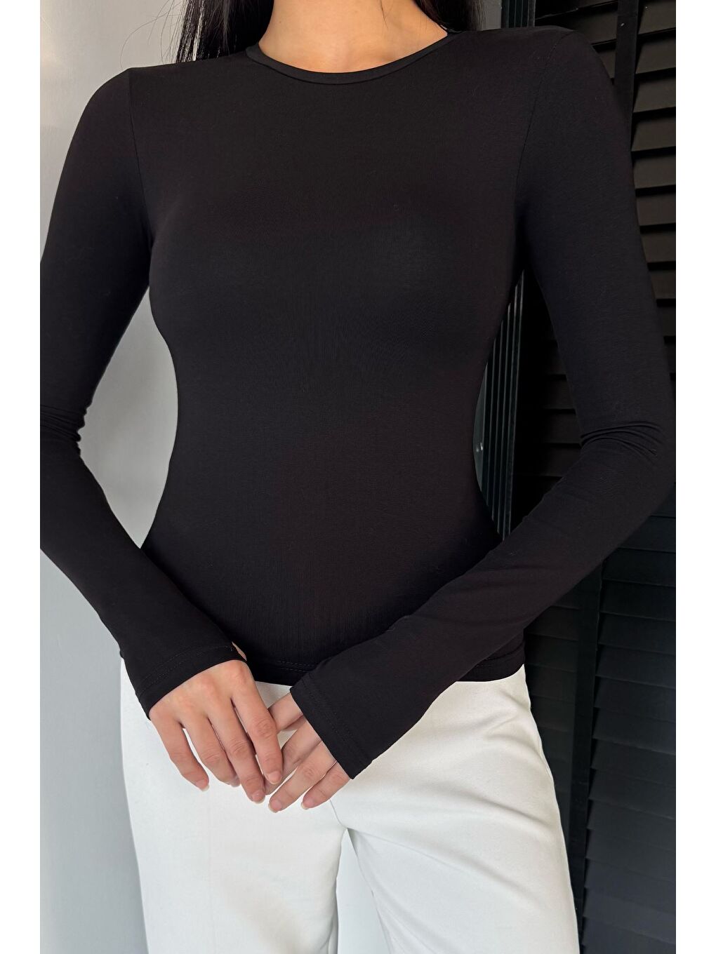 Siyah Kadın Bisiklet Yaka Parmak Geçmeli Body Bluz-2