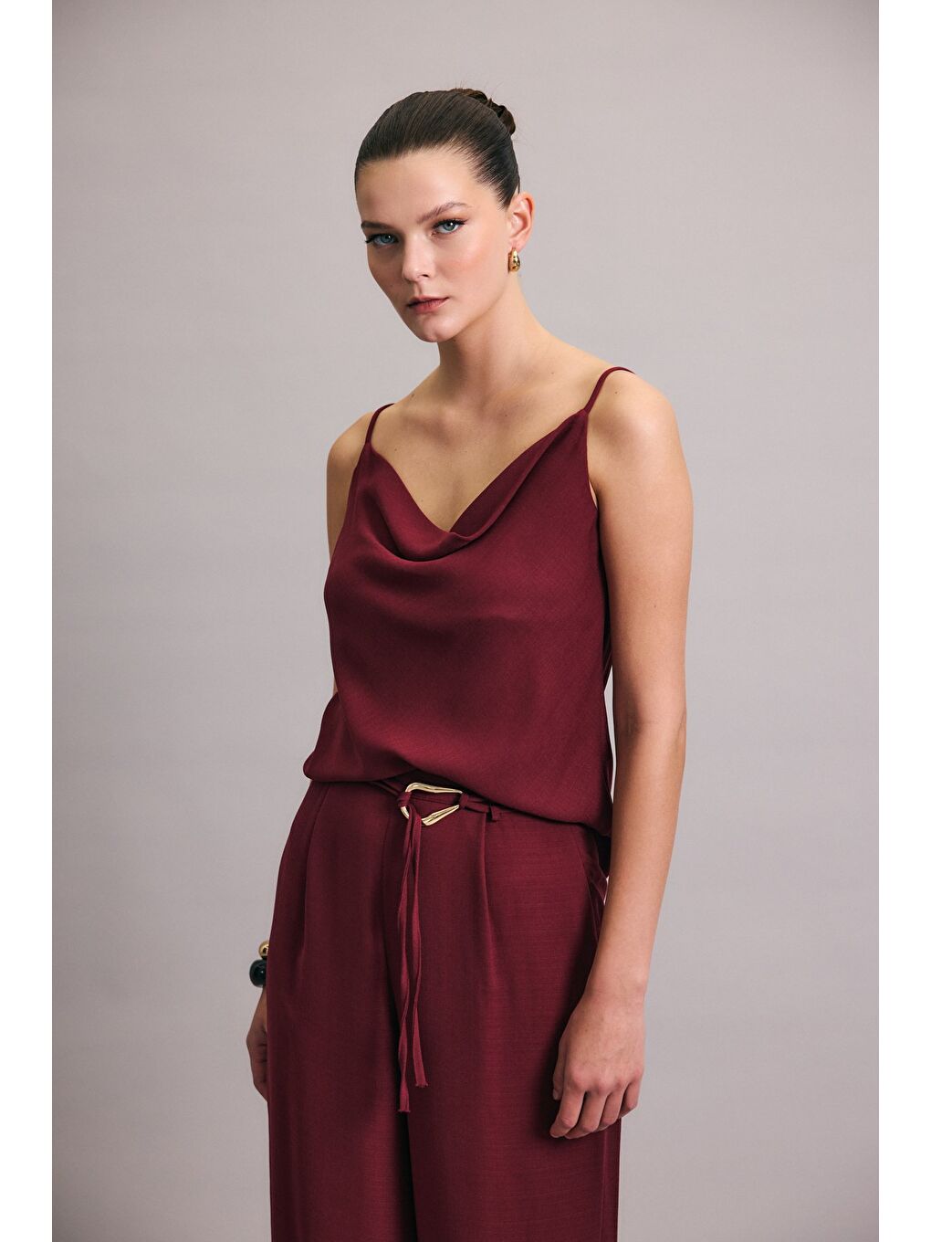 Degaje Yaka Dökümlü Bluz - Mürdüm-2