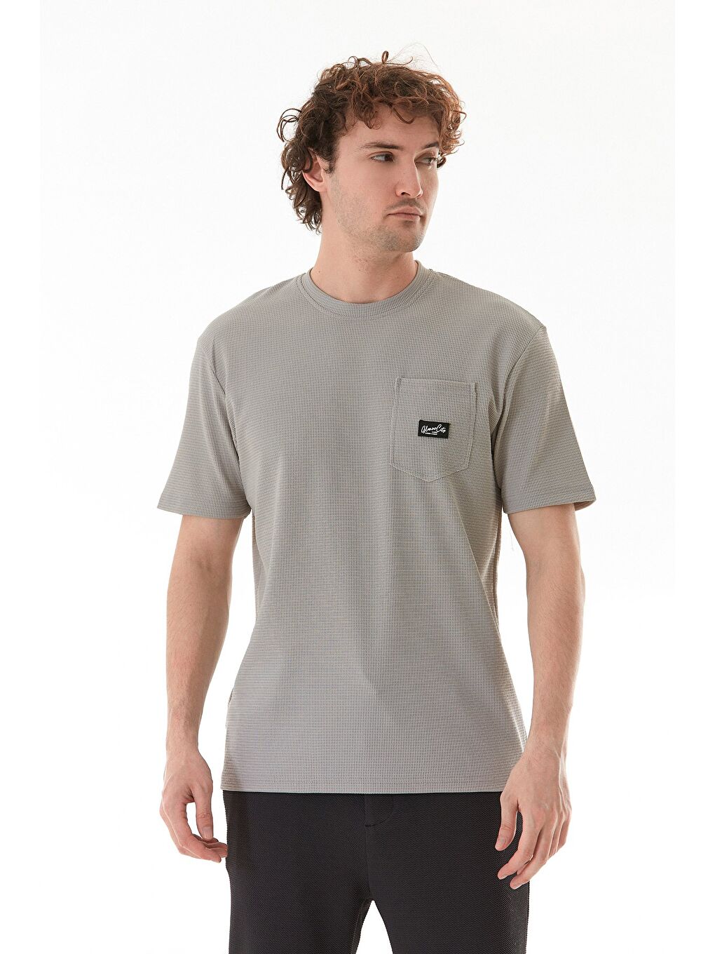 Gri Basic Bisiklet Yaka Cepli Jakarlı Tişört-2