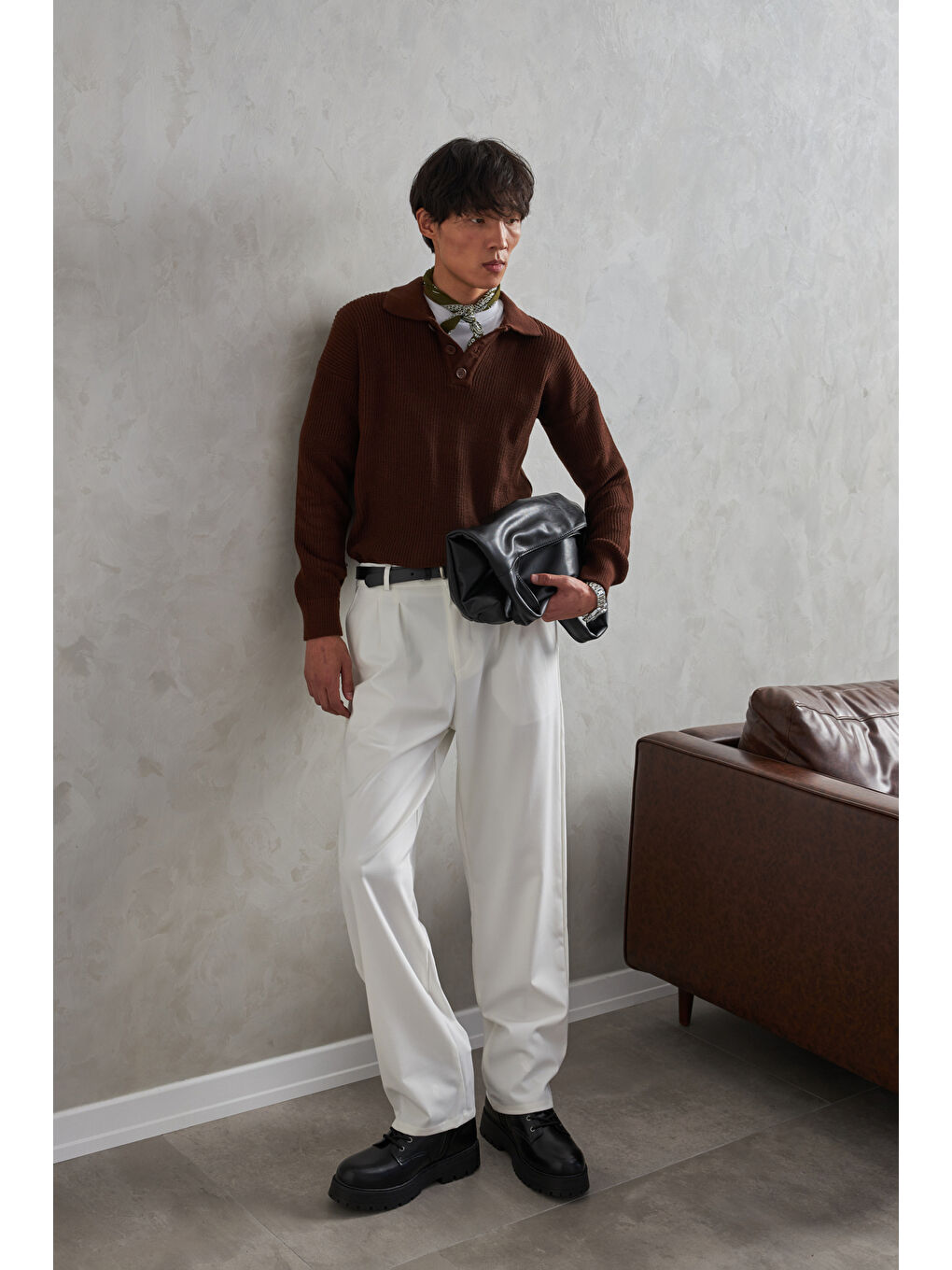 Kahverengi Erkek Yakası Düğmeli Oversize Kazak-5