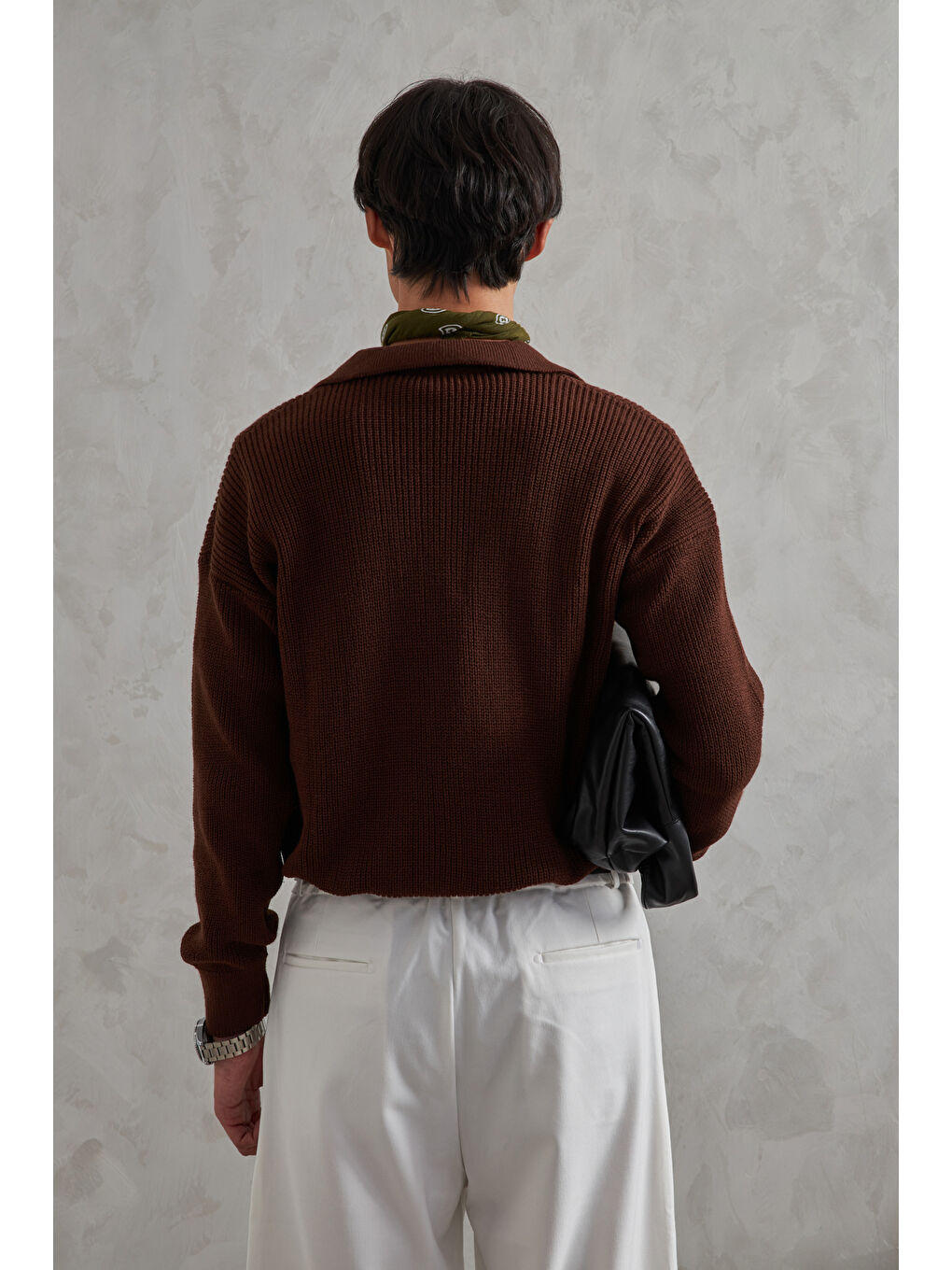 Kahverengi Erkek Yakası Düğmeli Oversize Kazak-6