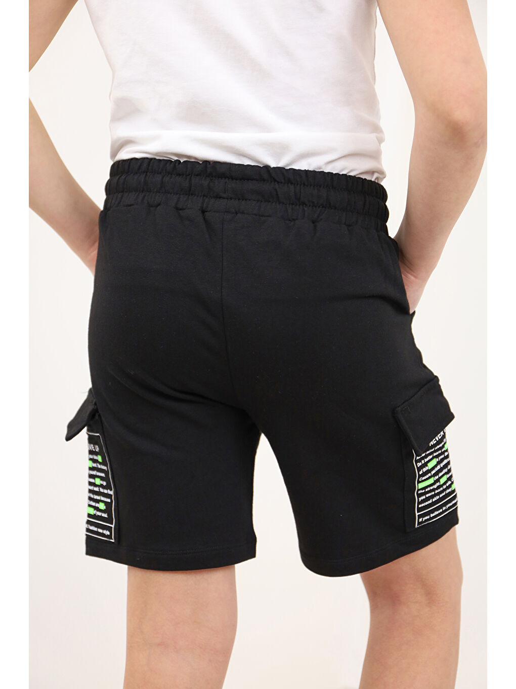 Siyah Erkek Çocuk Cepleri Yazı Baskılı Şort-2