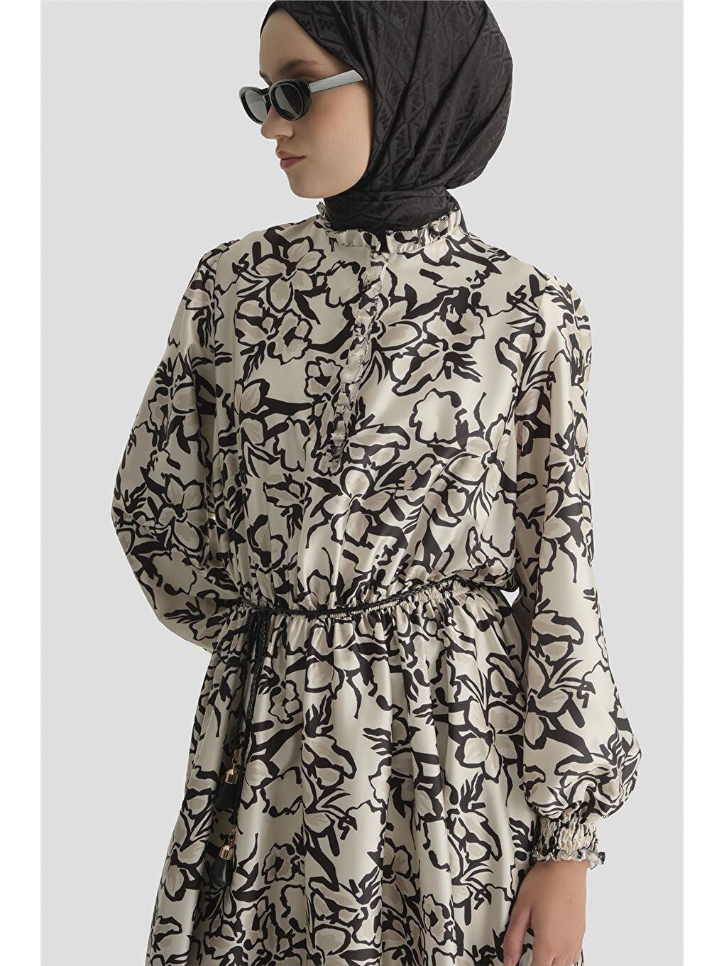 Çiçek Desenli Kloş Elbise Beyaz-4