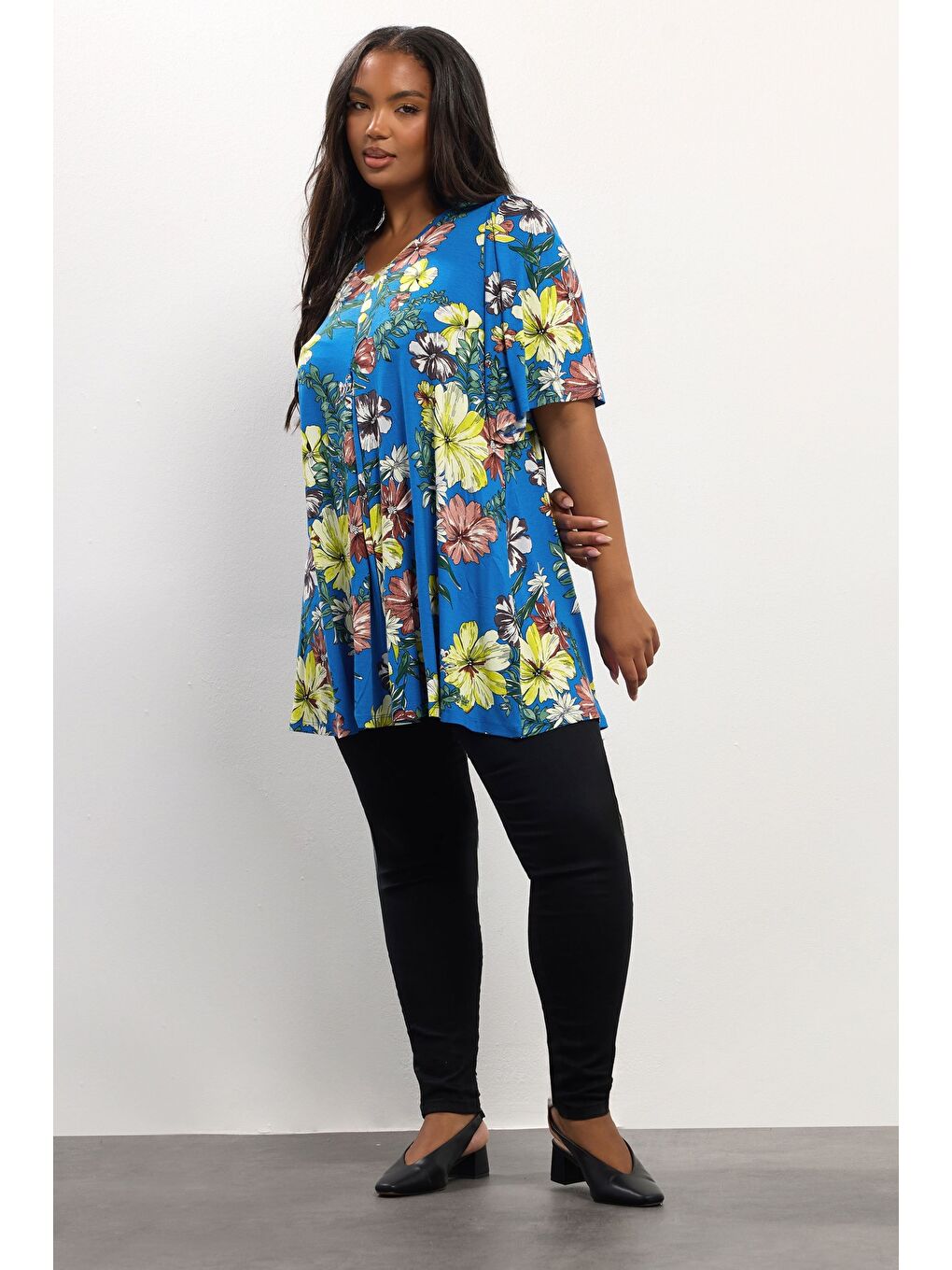 Yeşil Büyük Beden Kısa Kollu V Yaka Baskılı T-shirt 304339-1