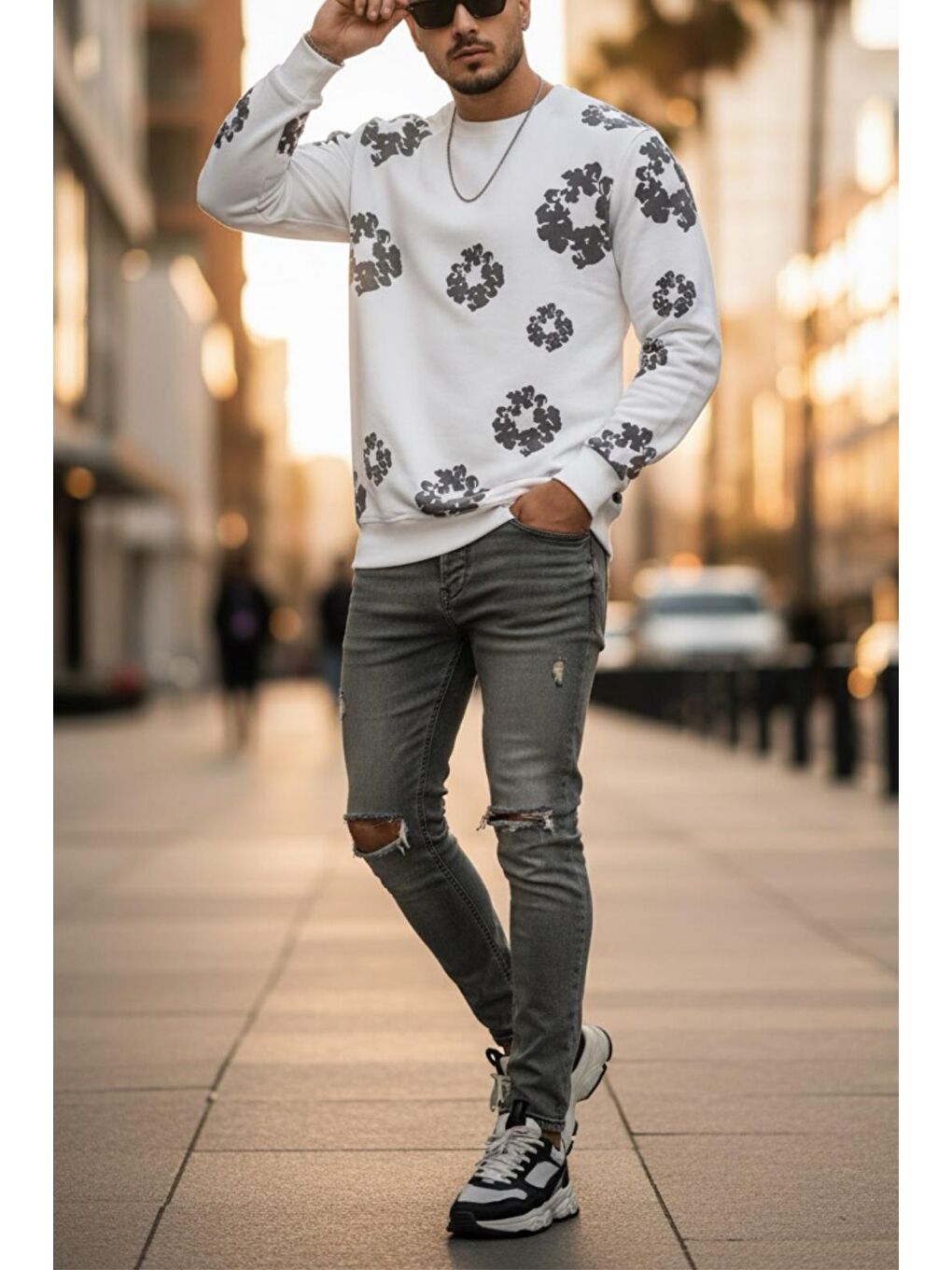 Beyaz Karly İki İplik Çiçek Baskılı Bisiklet Yaka Slim Fit Unisex Sweatshirt-2