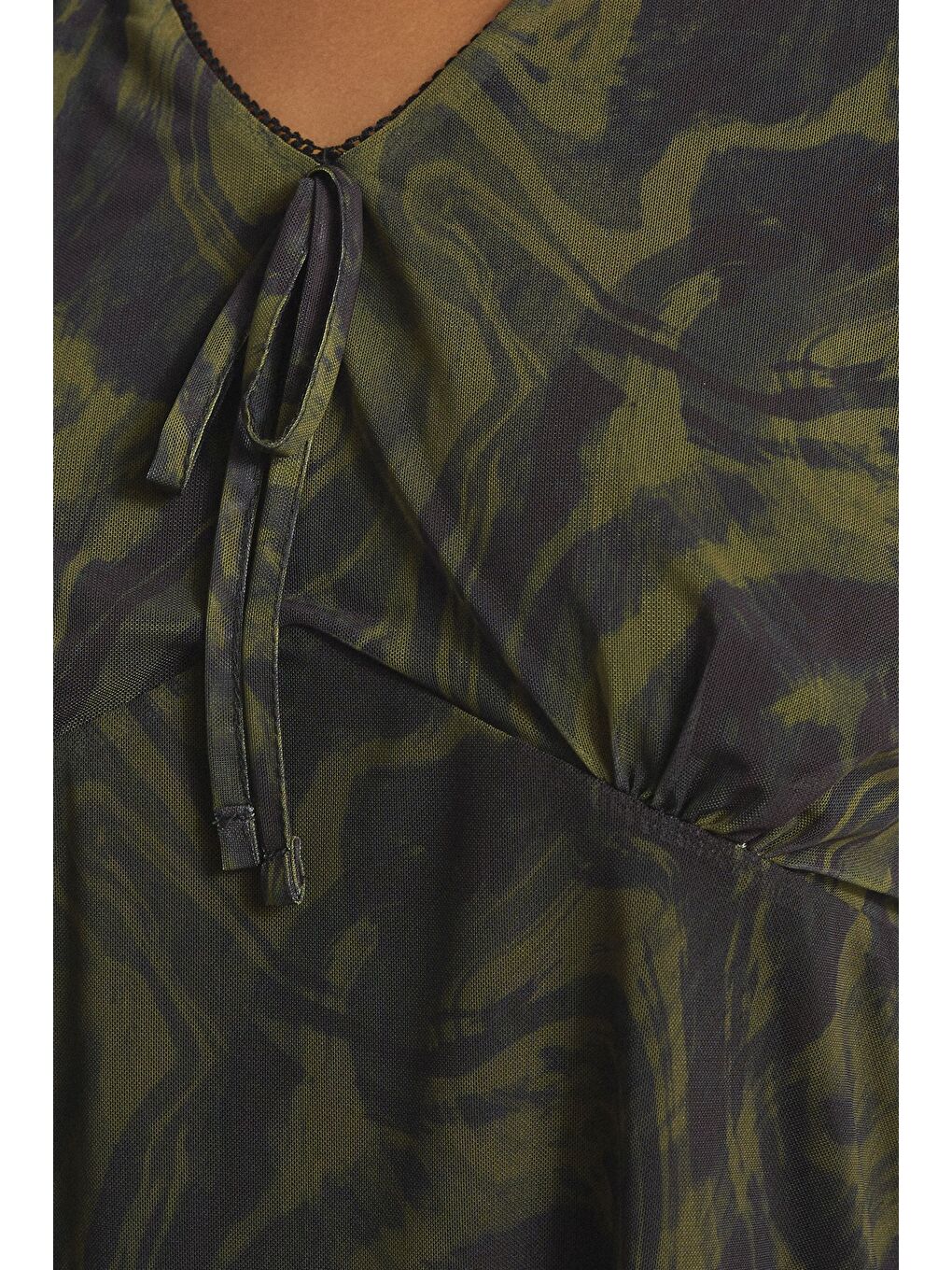 Yeşil Büyük Beden Kısa Kollu V Yaka Astarlı Transparan T-shirt 304315-3