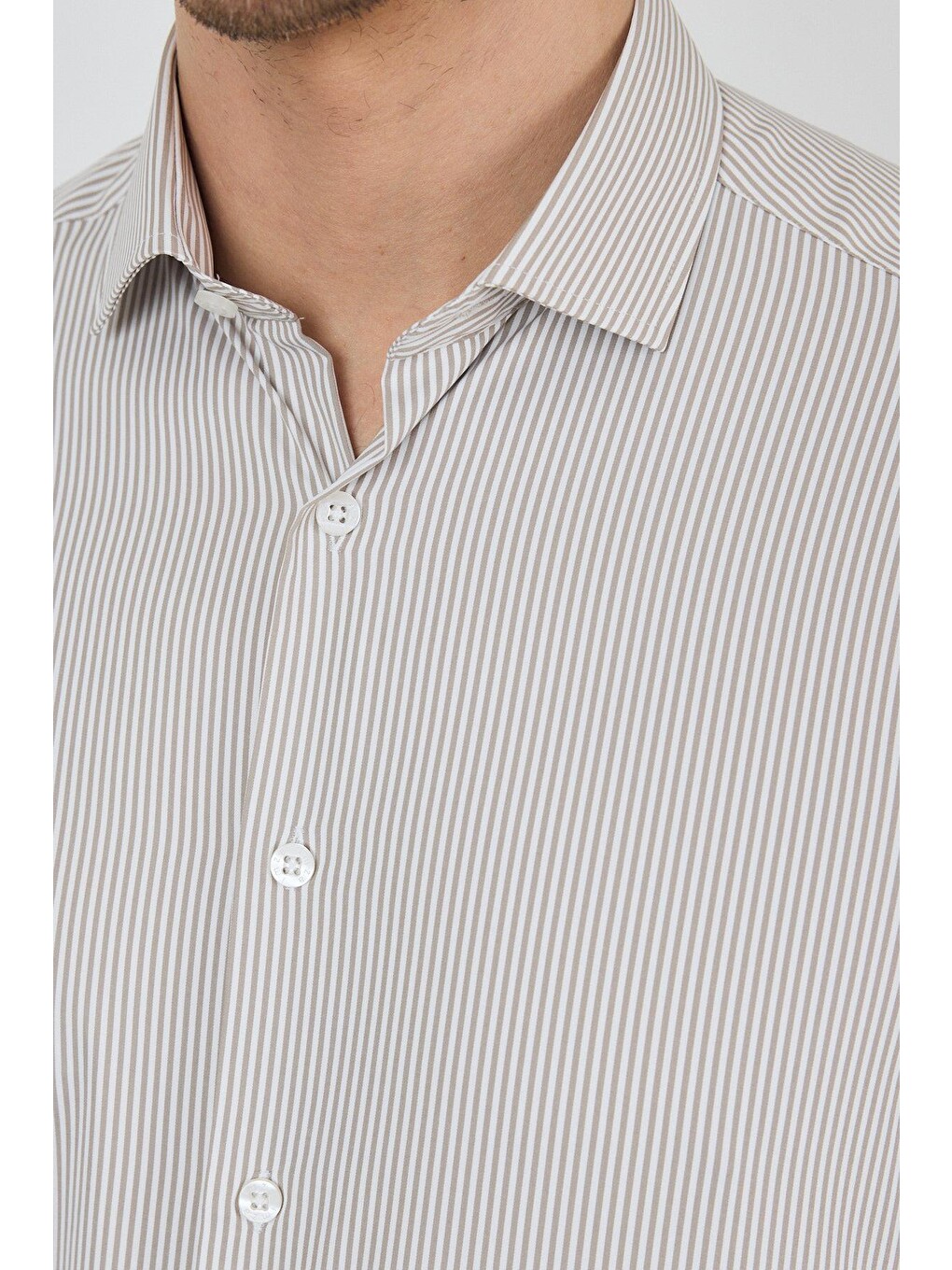 Beyaz Uzun Kol Çizgili Desen Bez Ayağı İtalyan Yaka Cepsiz Esnek Classic Slim Fit Gömlek 1004250200-1