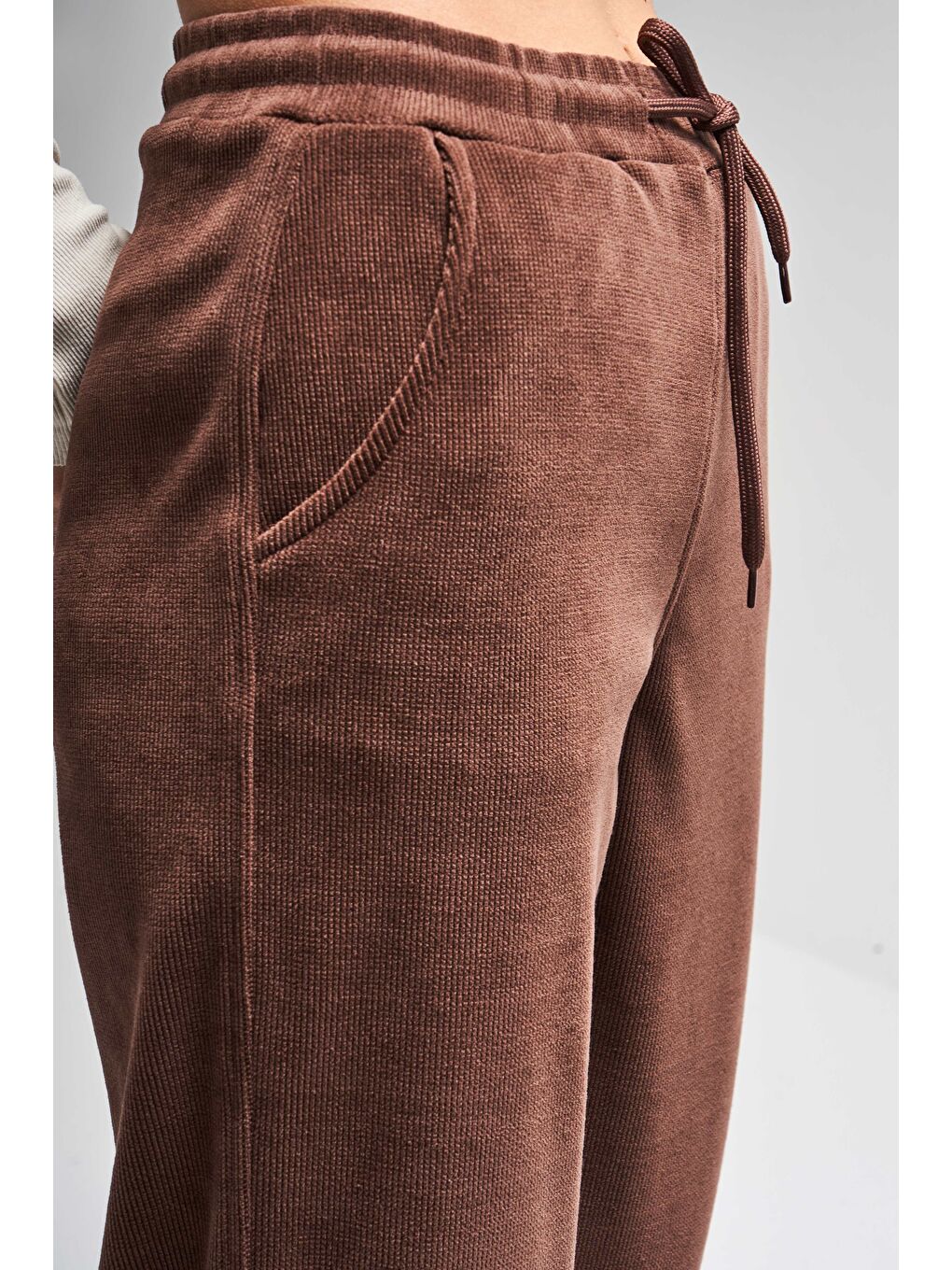 Kahverengi Kadın Kahve Renk 1w416 İnce Fitilli Örme Esnek Kadife Kumaş Pantolon-2
