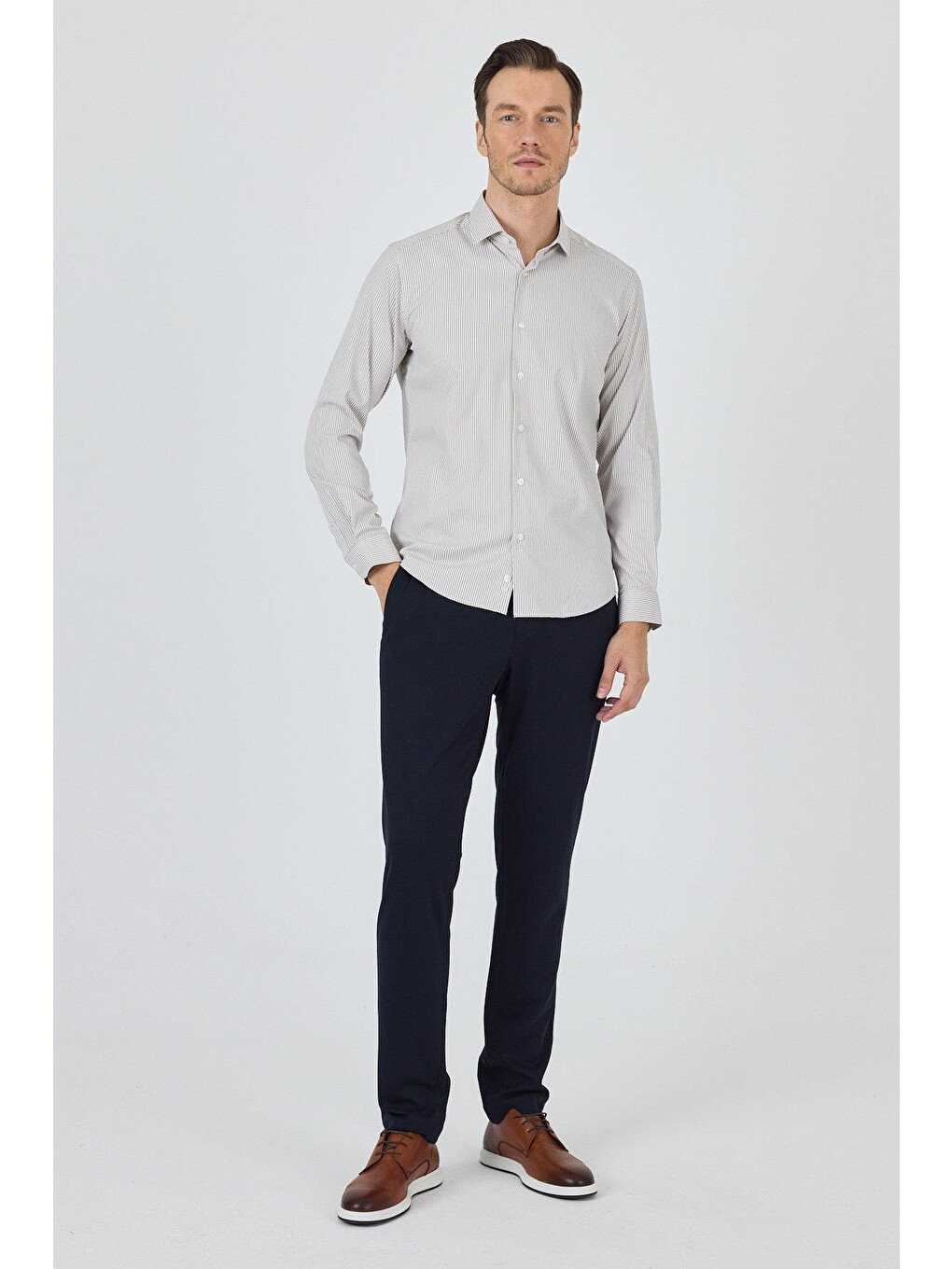 Beyaz Uzun Kol Çizgili Desen Bez Ayağı İtalyan Yaka Cepsiz Esnek Classic Slim Fit Gömlek 1004250200-2