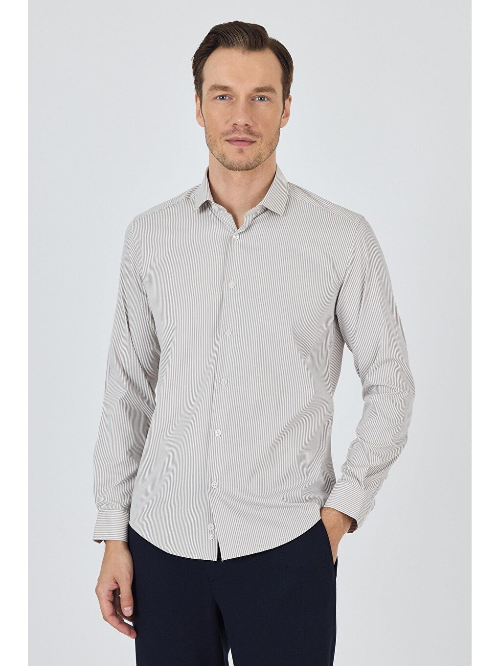 Beyaz Uzun Kol Çizgili Desen Bez Ayağı İtalyan Yaka Cepsiz Esnek Classic Slim Fit Gömlek 1004250200-4
