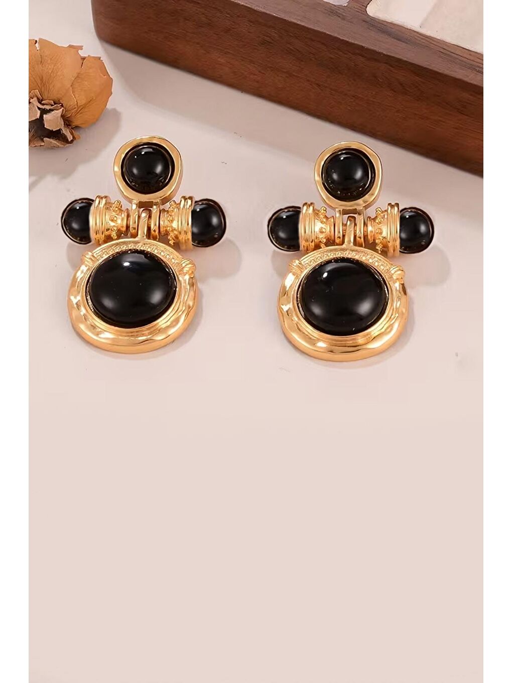 Sarı Antik Siyah Detaylı Vintage Küpe-3