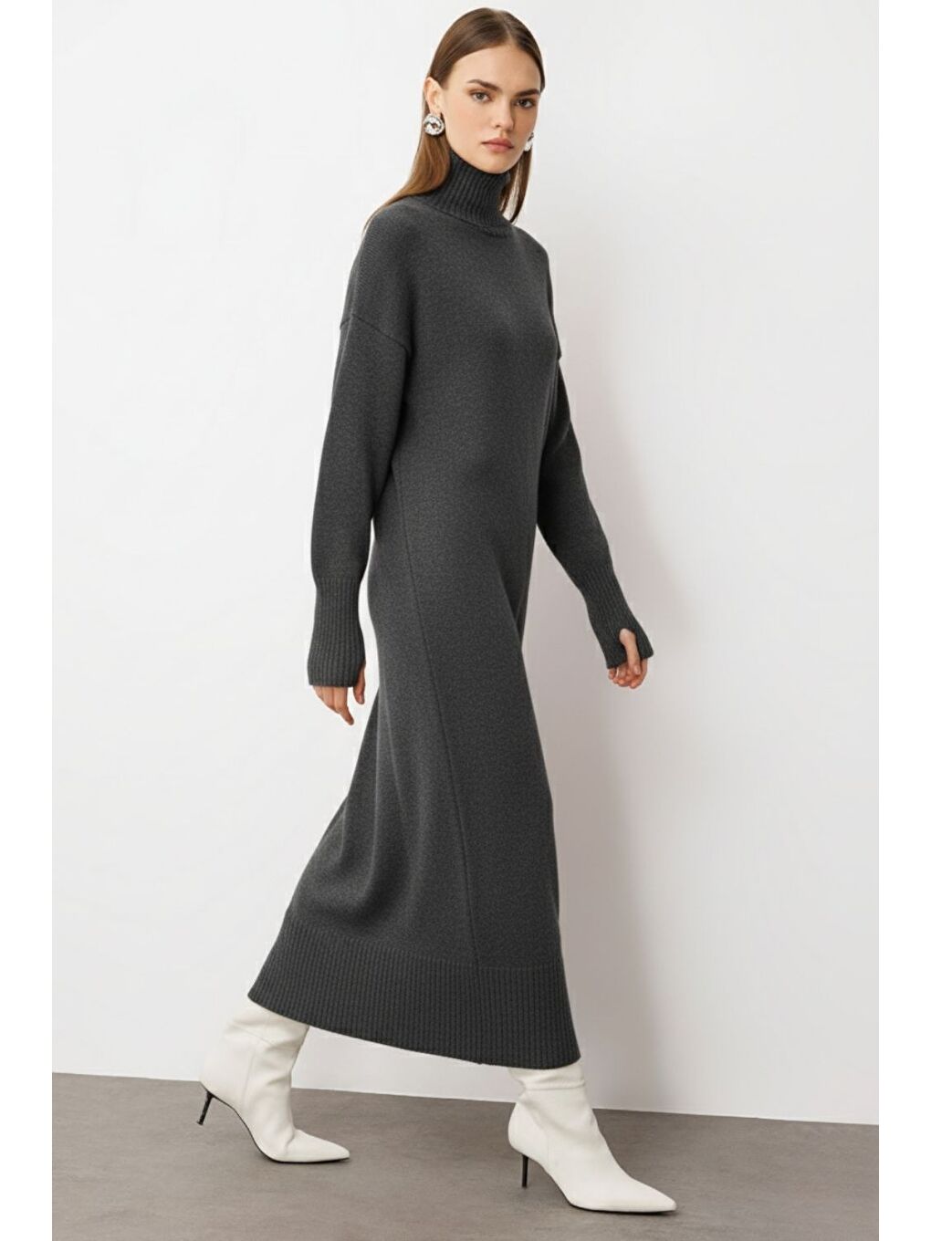 Gri Oversize Dik Yaka Füme Rengi Uzun Kalın Triko Elbise-2
