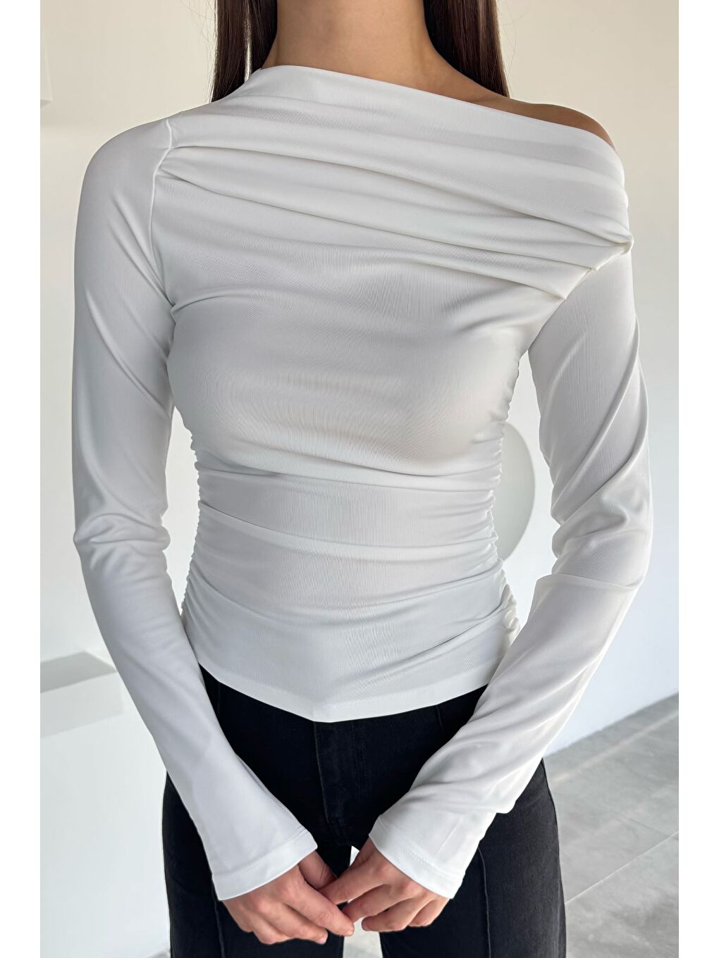 Ekru Bel Büzgülü Asimetrik Kesim Kadın Bluz-1