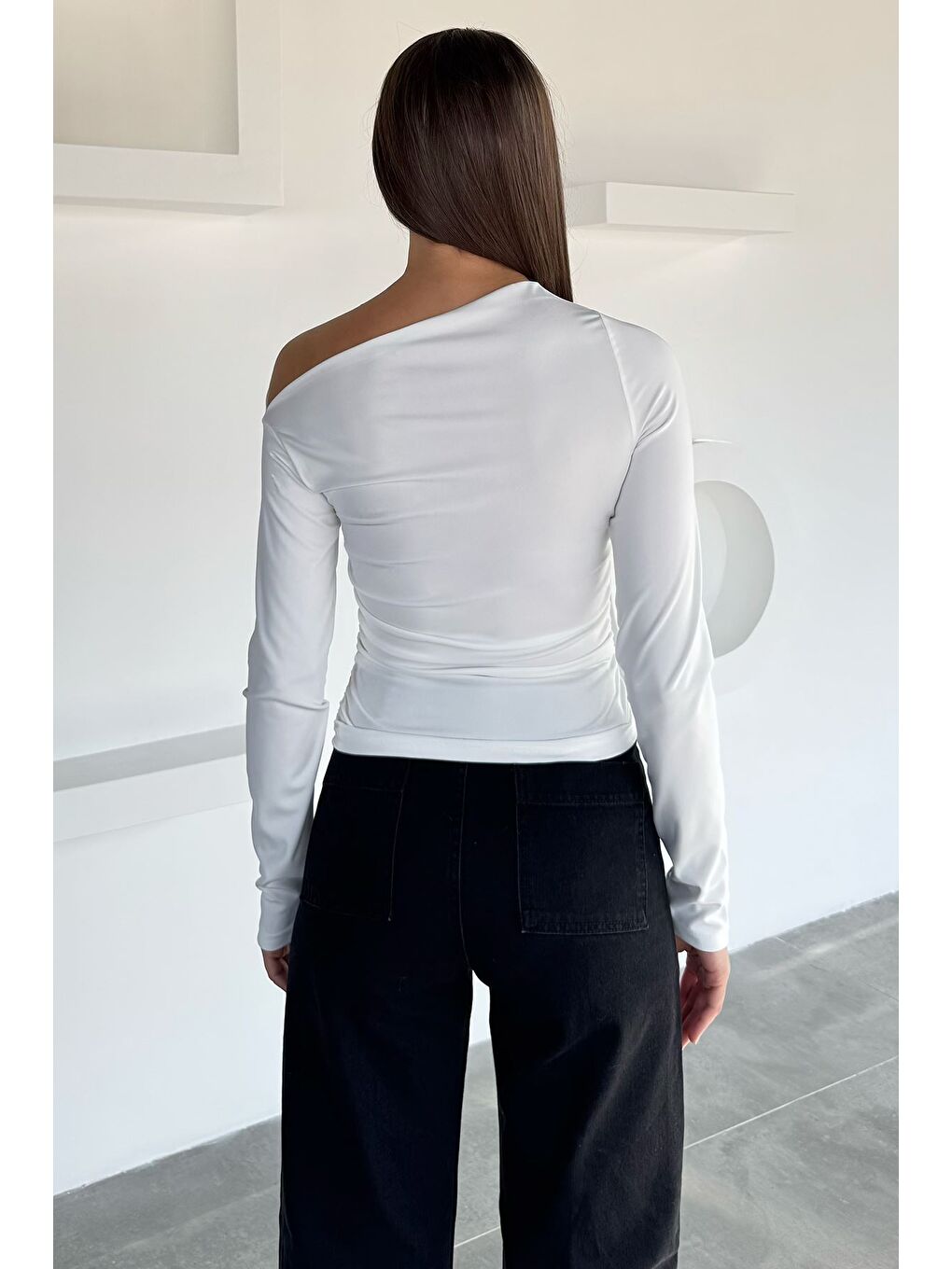 Ekru Bel Büzgülü Asimetrik Kesim Kadın Bluz-3