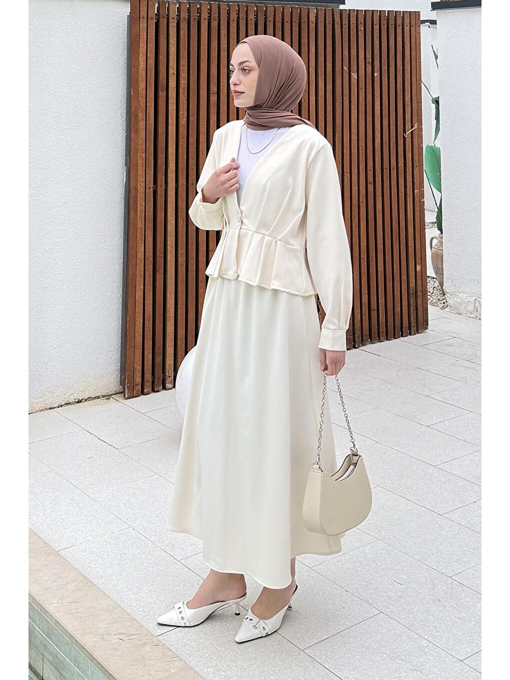 Ekru Düğme Detaylı Etek-Ceket Tesettür Takım Krem-1