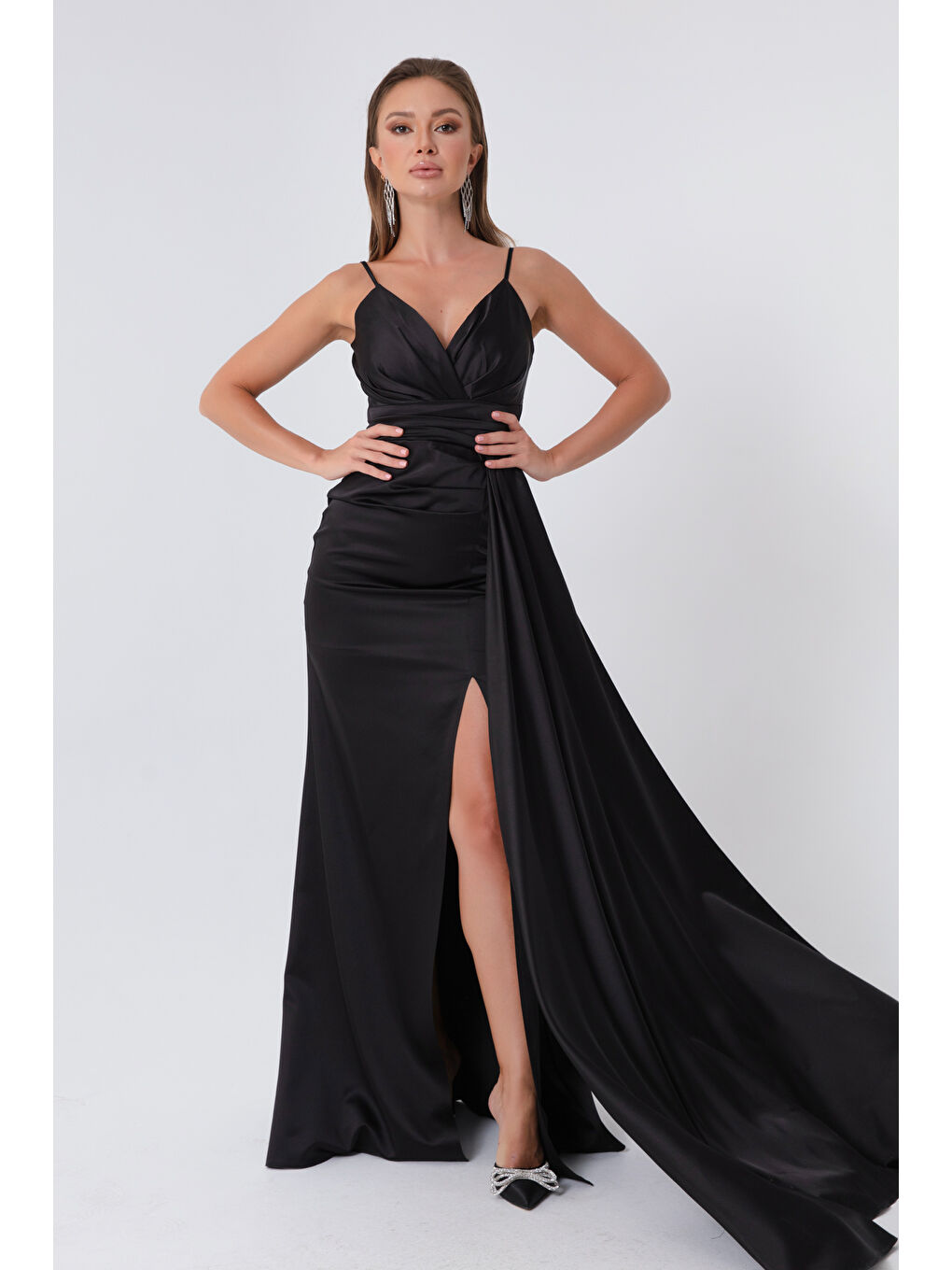 Kadın Siyah Askılı Uzun Saten Abiye Elbise & Mezuniyet Elbisesi-1