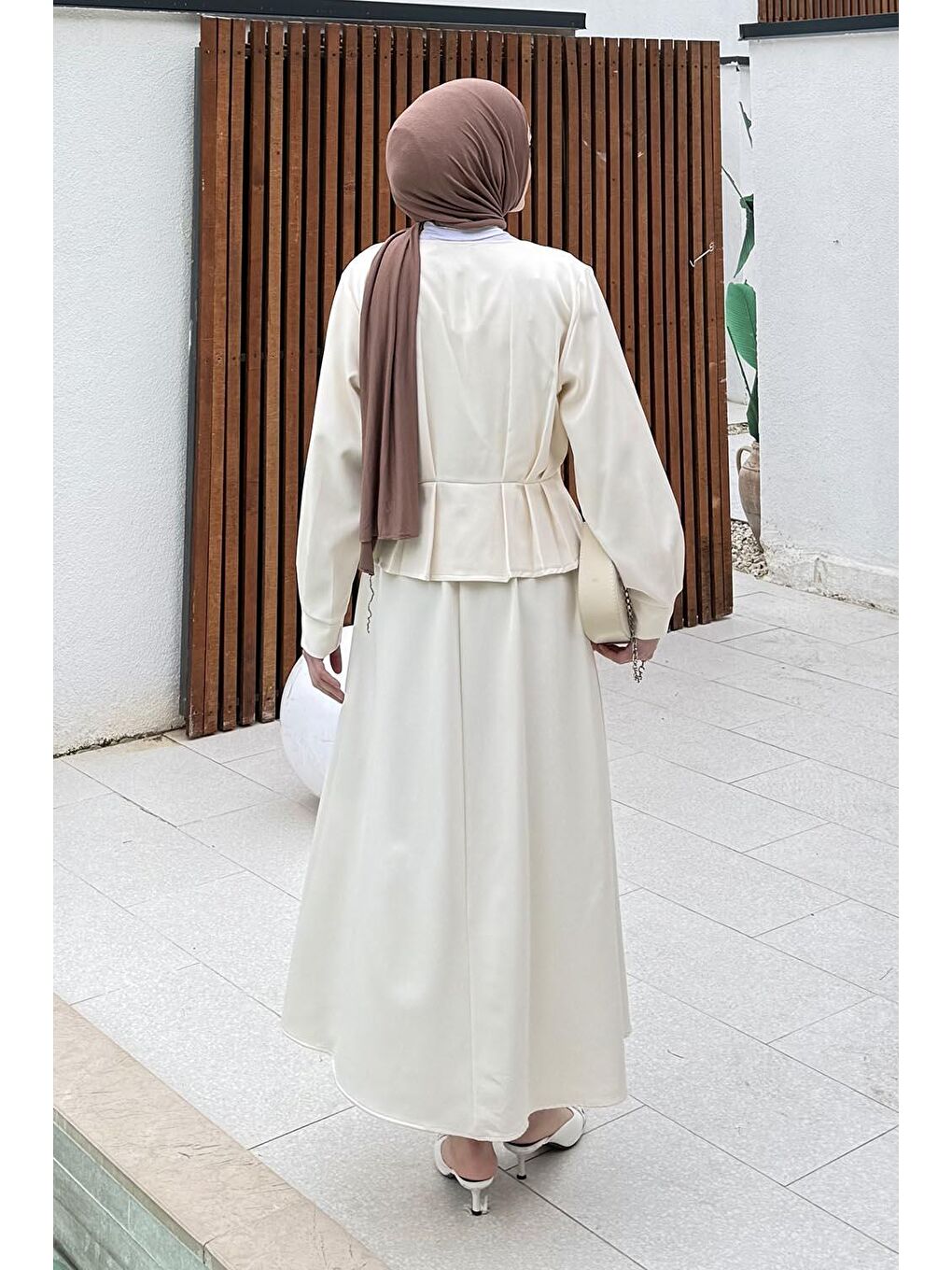 Ekru Düğme Detaylı Etek-Ceket Tesettür Takım Krem-3
