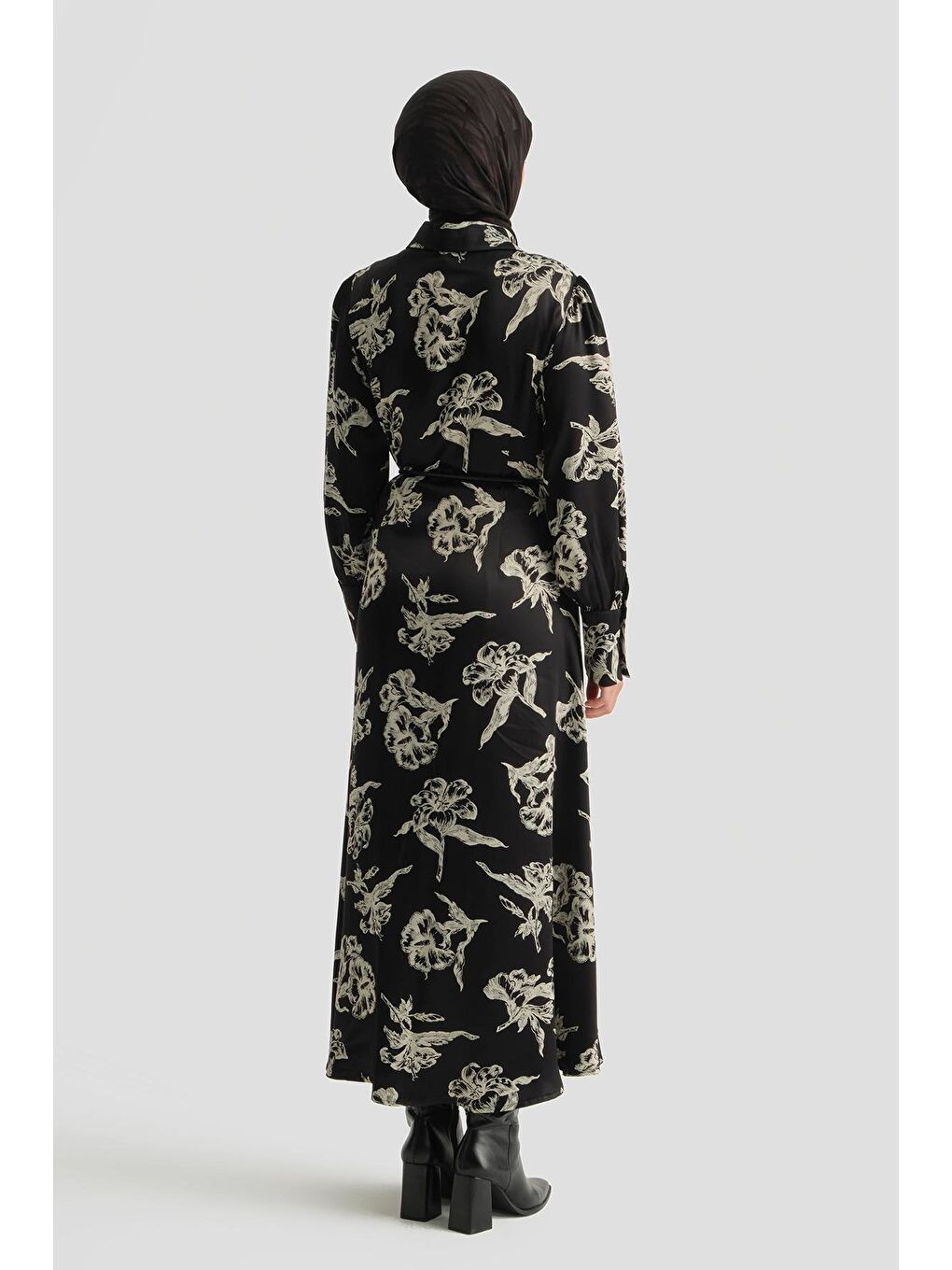 Çiçek Desenli Kemerli Elbise Siyah-3