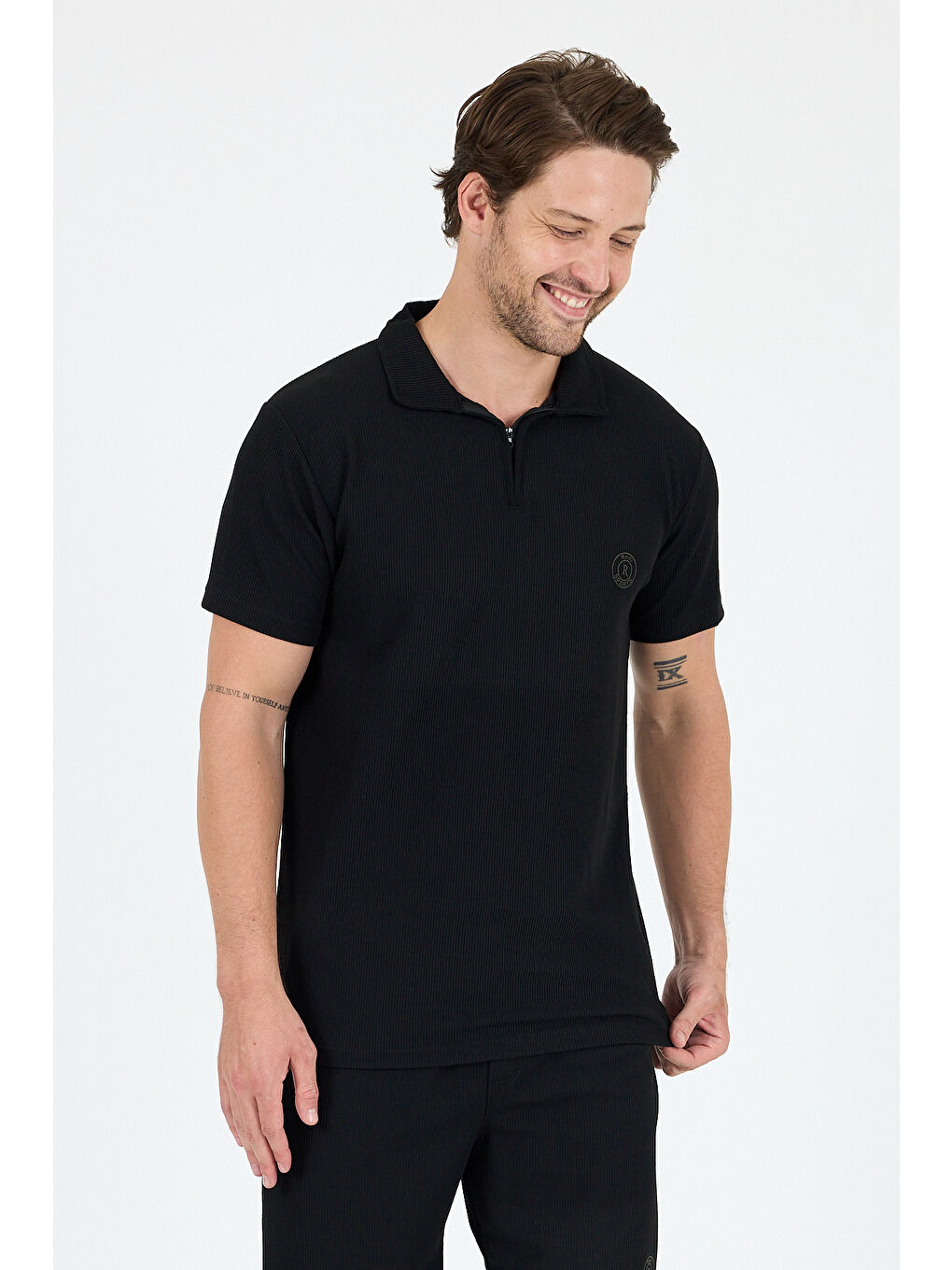 Siyah Erkek Kapris Polo Yaka Kısa Kollu Tişört – Rahat Kalıp, Nefes Alan Kumaş Erkek Tişört 7918-1