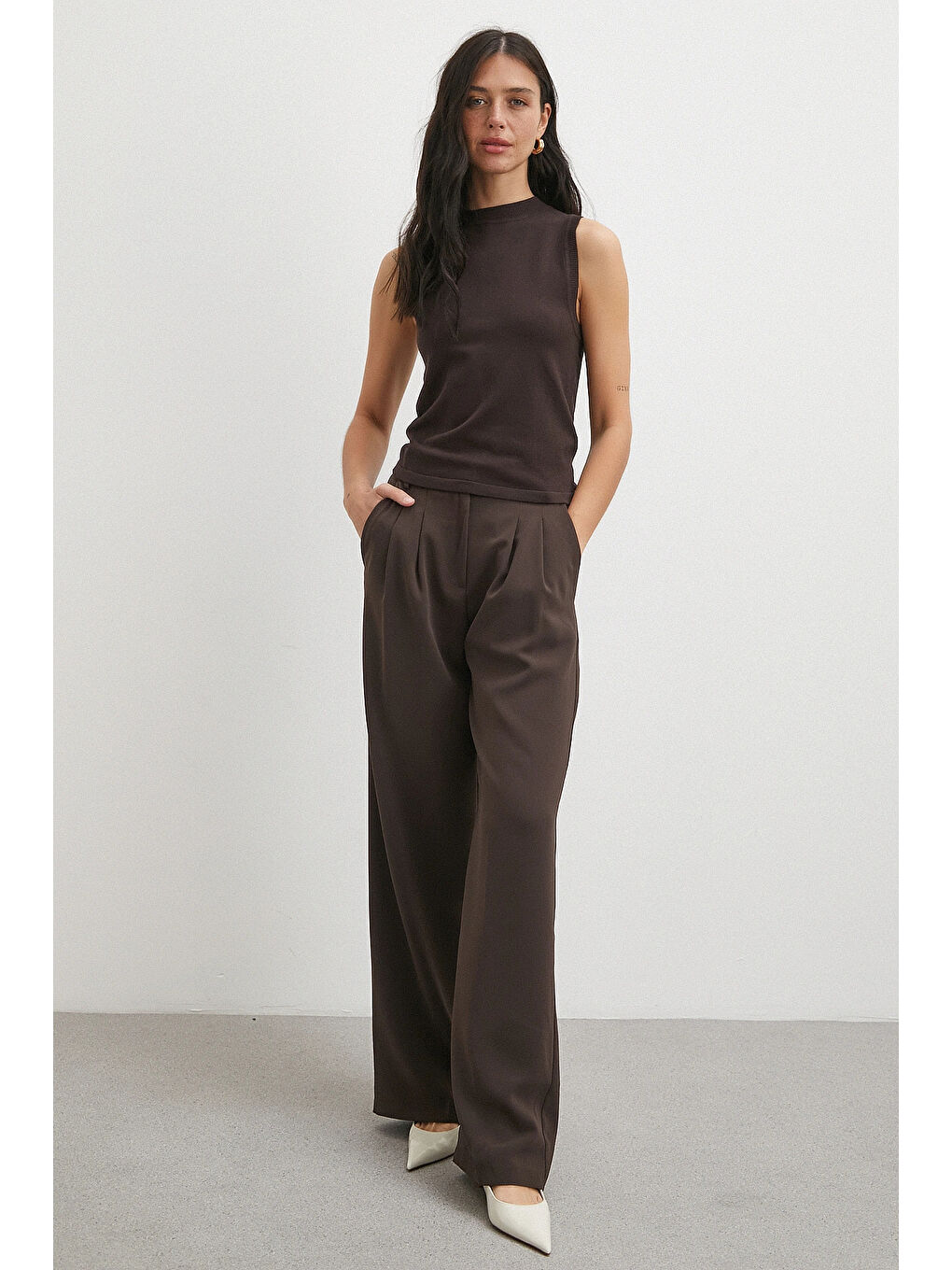 Karışık Beli Lastikli Pileli Geniş Paça Pantolon Kahve-1