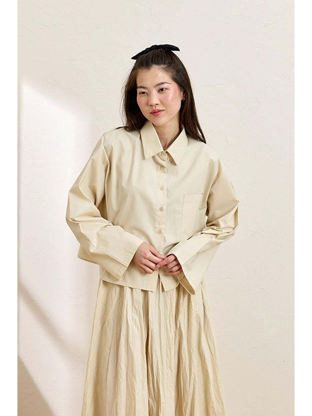 Ekru Krem Tek Cepli Crop Gömlek-2