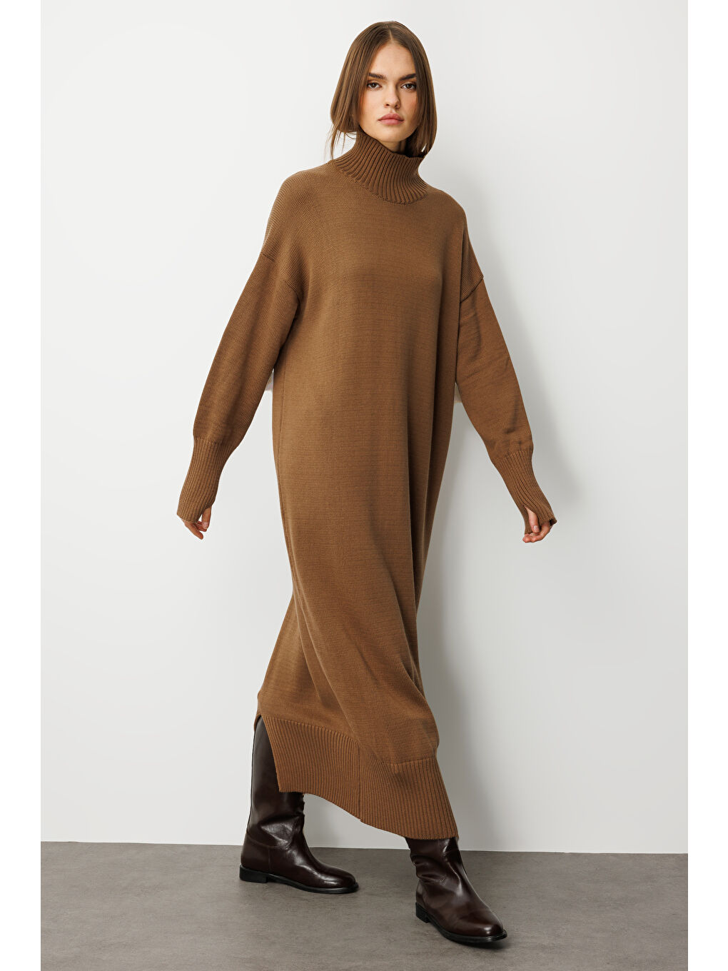 Kahverengi Kahve Oversize Dik Yaka Karamel Rengi Uzun Kalın Triko Elbise-2