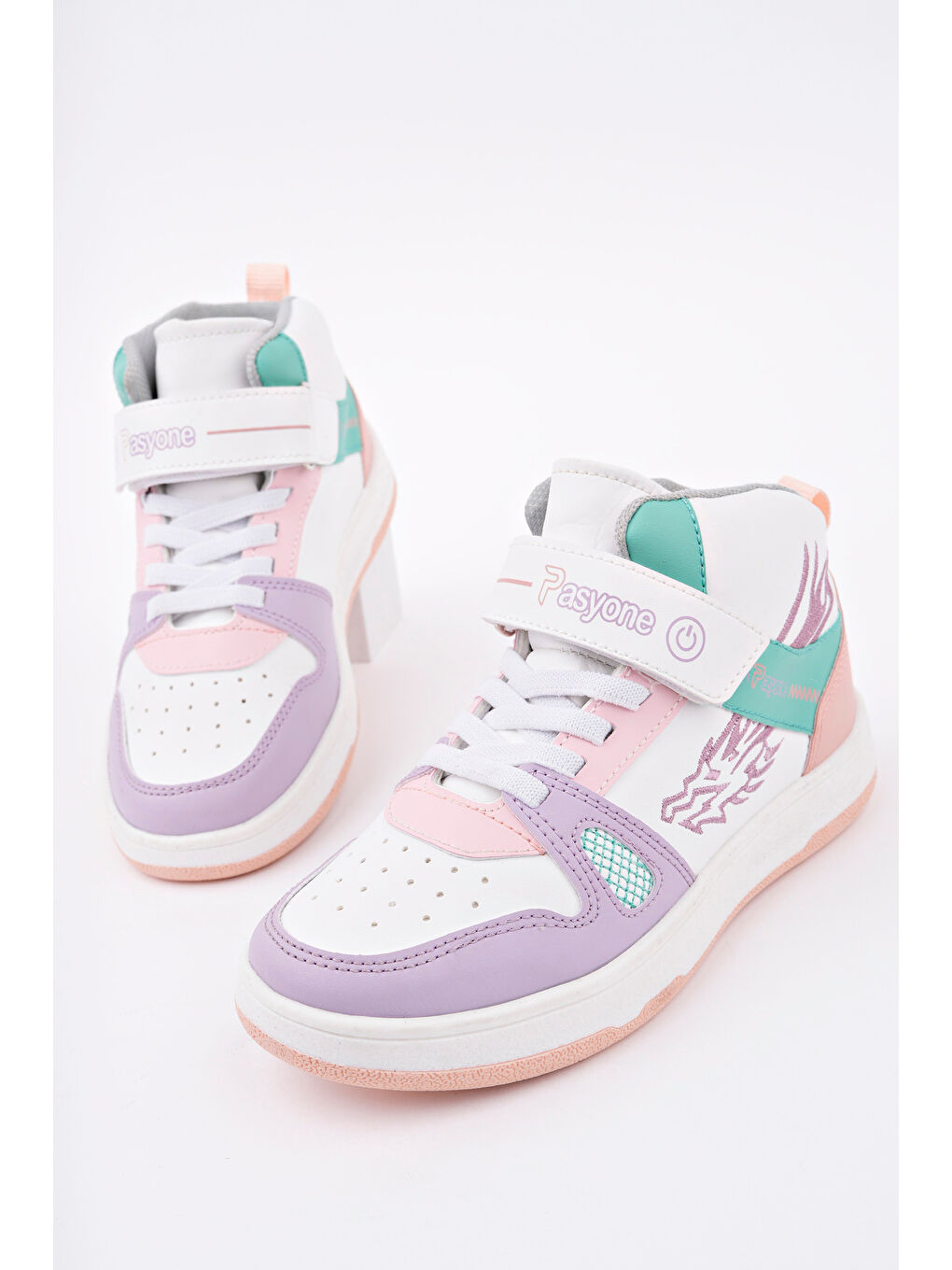 Beyaz Çocuk Boğazlı Günlük Spor Ayakkabı-1