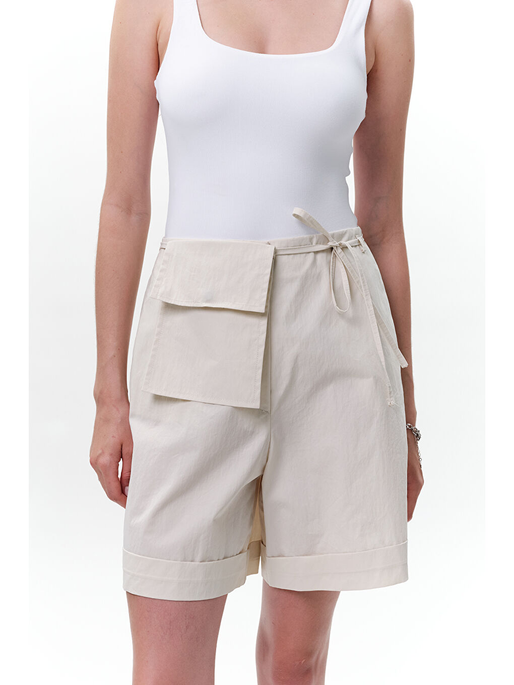 Bej Cep Kemerli Şort Taş-4
