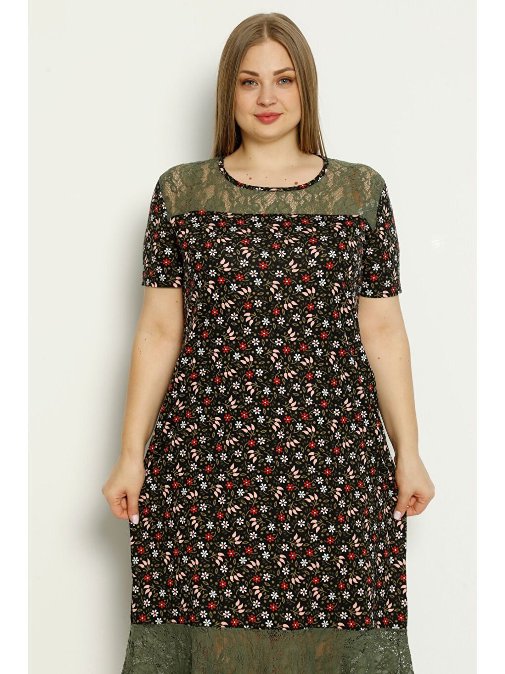 Siyah Çiçek Desenli Dantel Detaylı Büyük Beden Penye Pamuklu Elbise-1