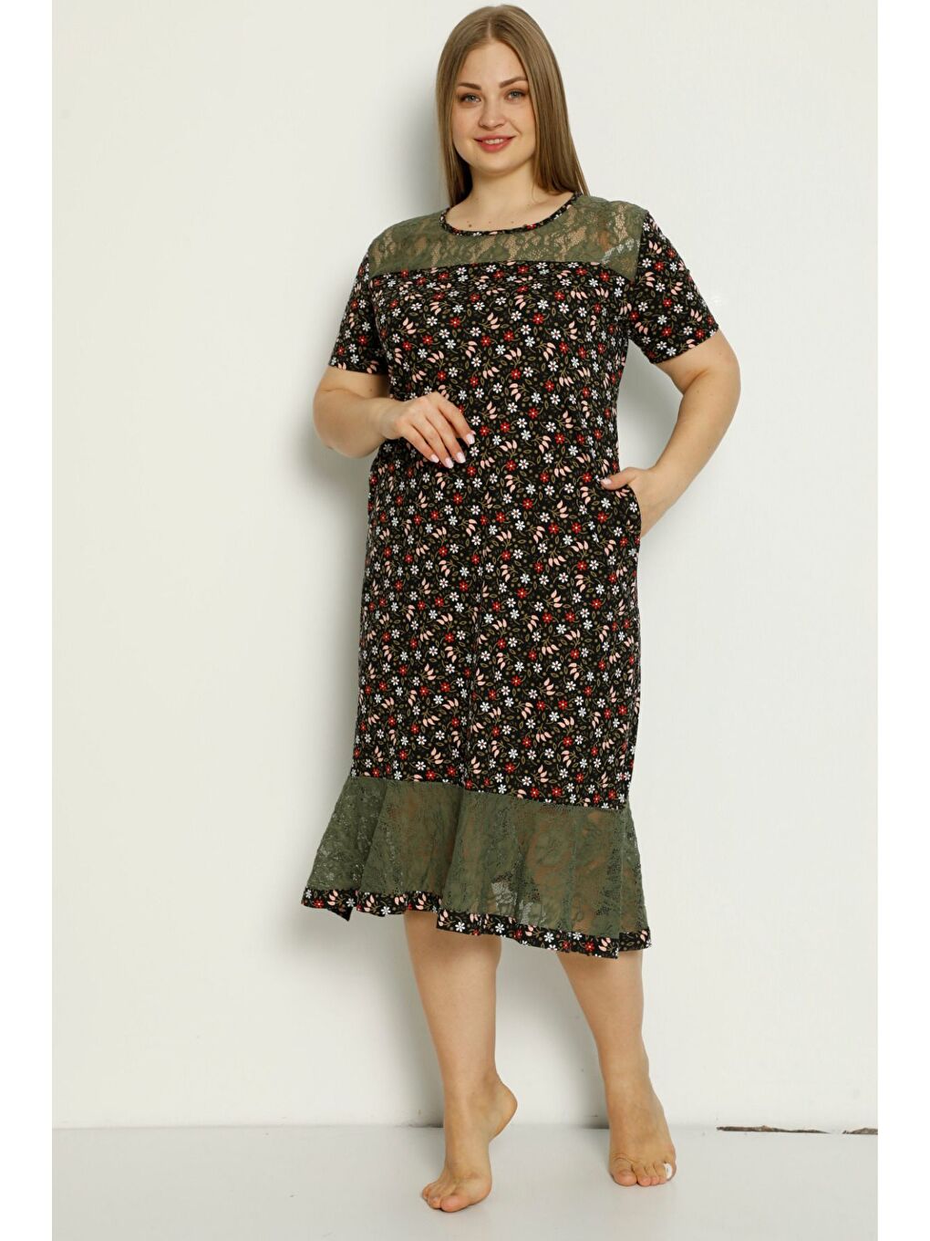 Siyah Çiçek Desenli Dantel Detaylı Büyük Beden Penye Pamuklu Elbise-2