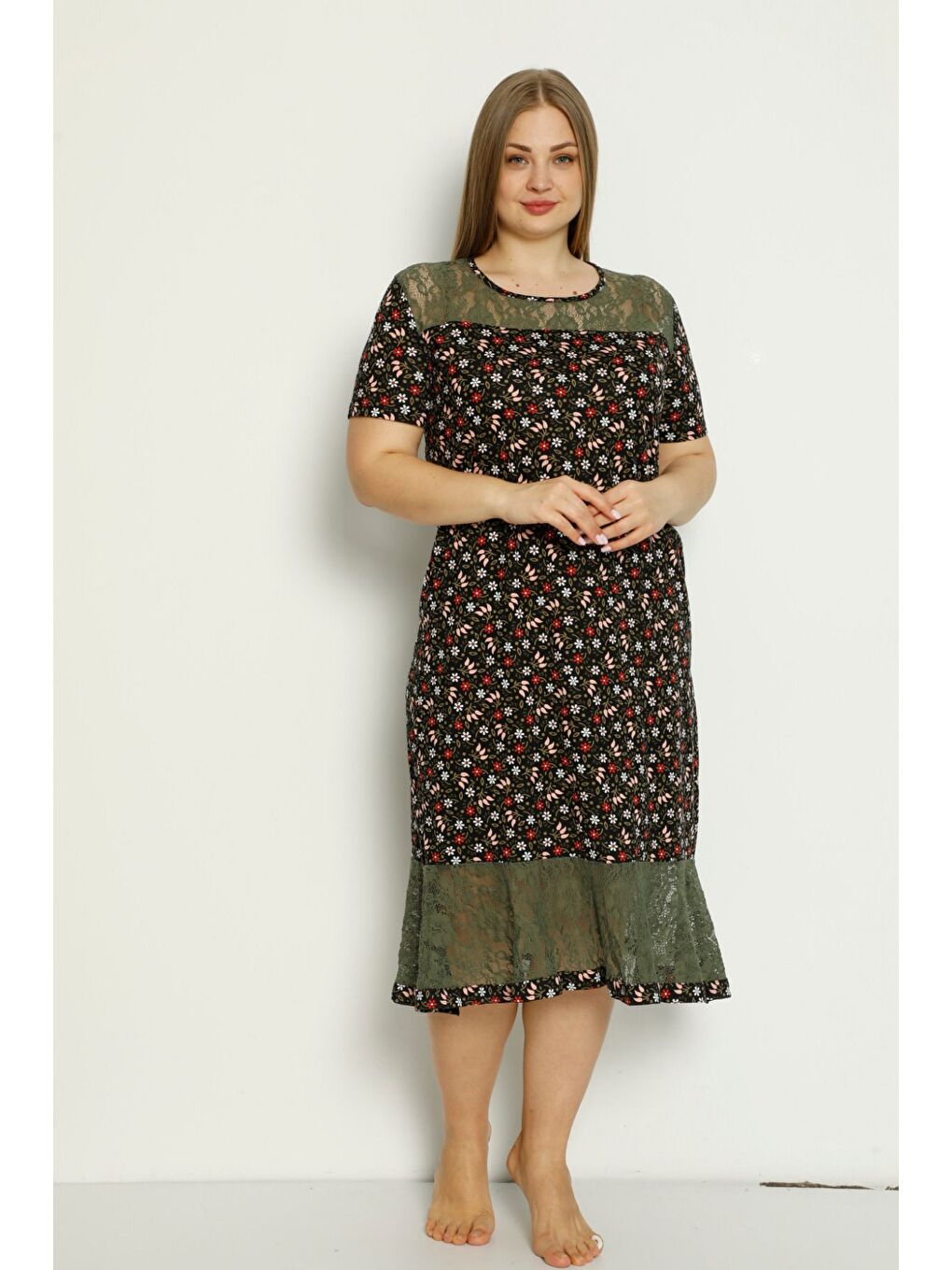 Siyah Çiçek Desenli Dantel Detaylı Büyük Beden Penye Pamuklu Elbise-4