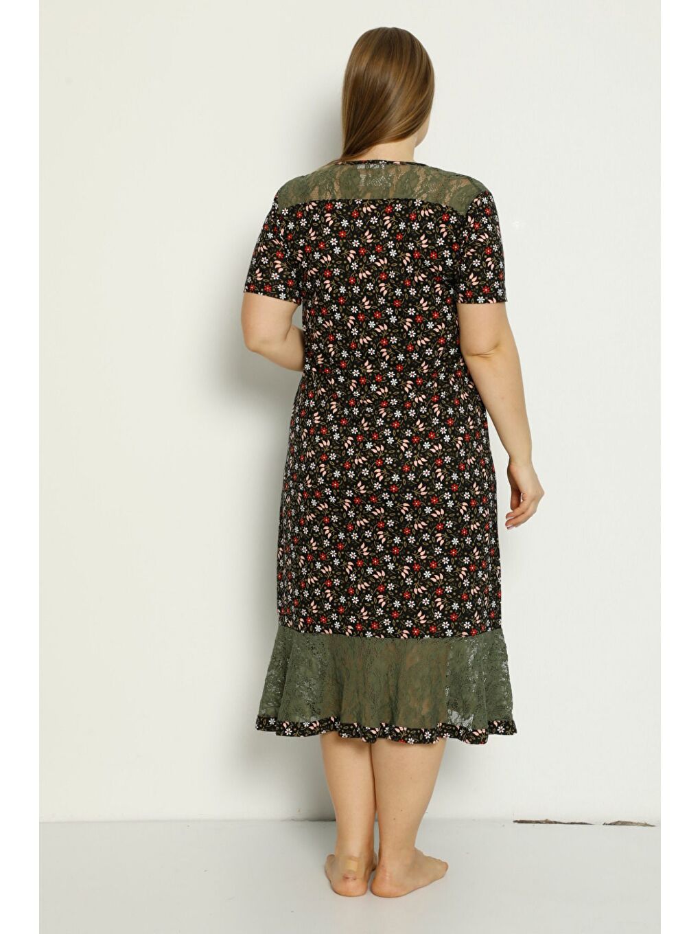 Siyah Çiçek Desenli Dantel Detaylı Büyük Beden Penye Pamuklu Elbise-5