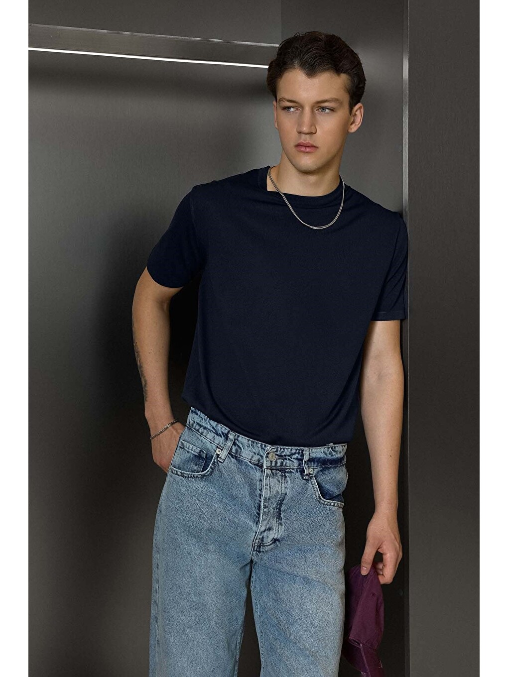 Erkek Slim Fit Triko Bisiklet Yaka Basic T-shirt Lacivert-3