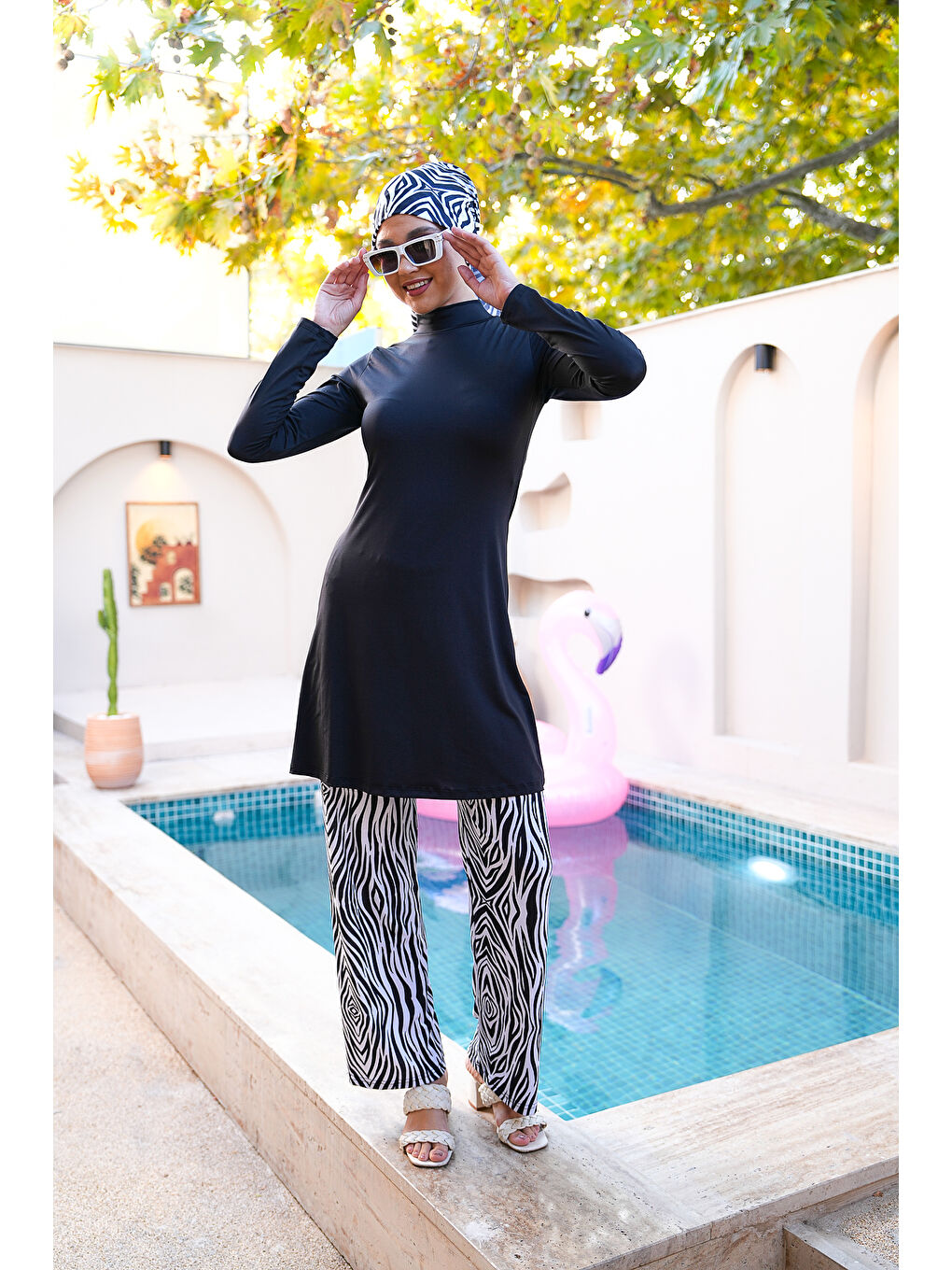 Siyah Zebra Desenli Bolpaça Fularlı Kapalı Tesettür Mayo 3770-1