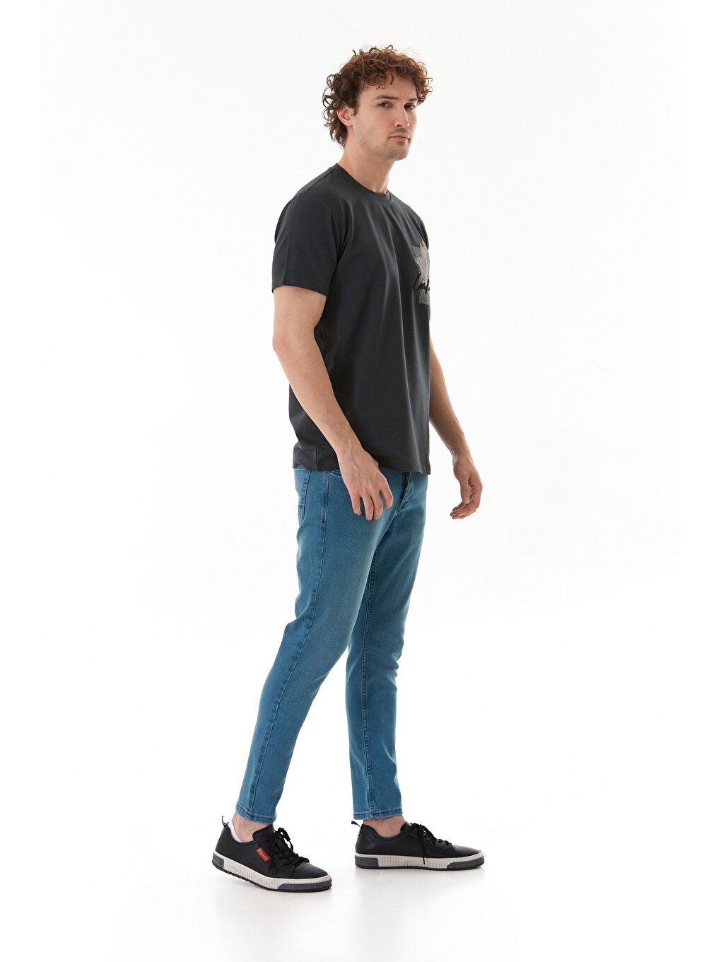 Antrasit Yaprak Baskılı Yazı Nakışlı Tişört-3